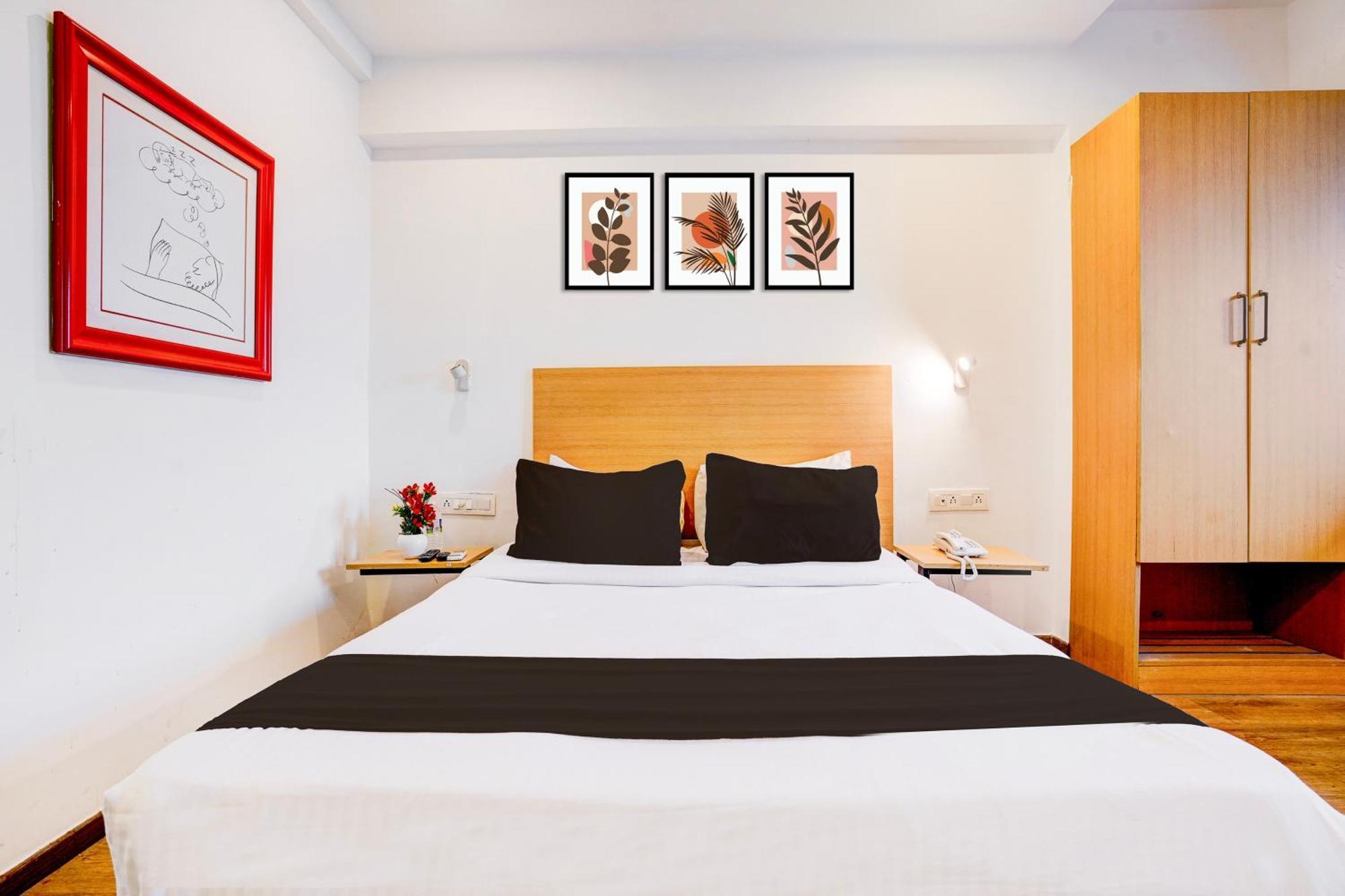 Super Townhouse Khar The Unicontinental Hotel Mumbai