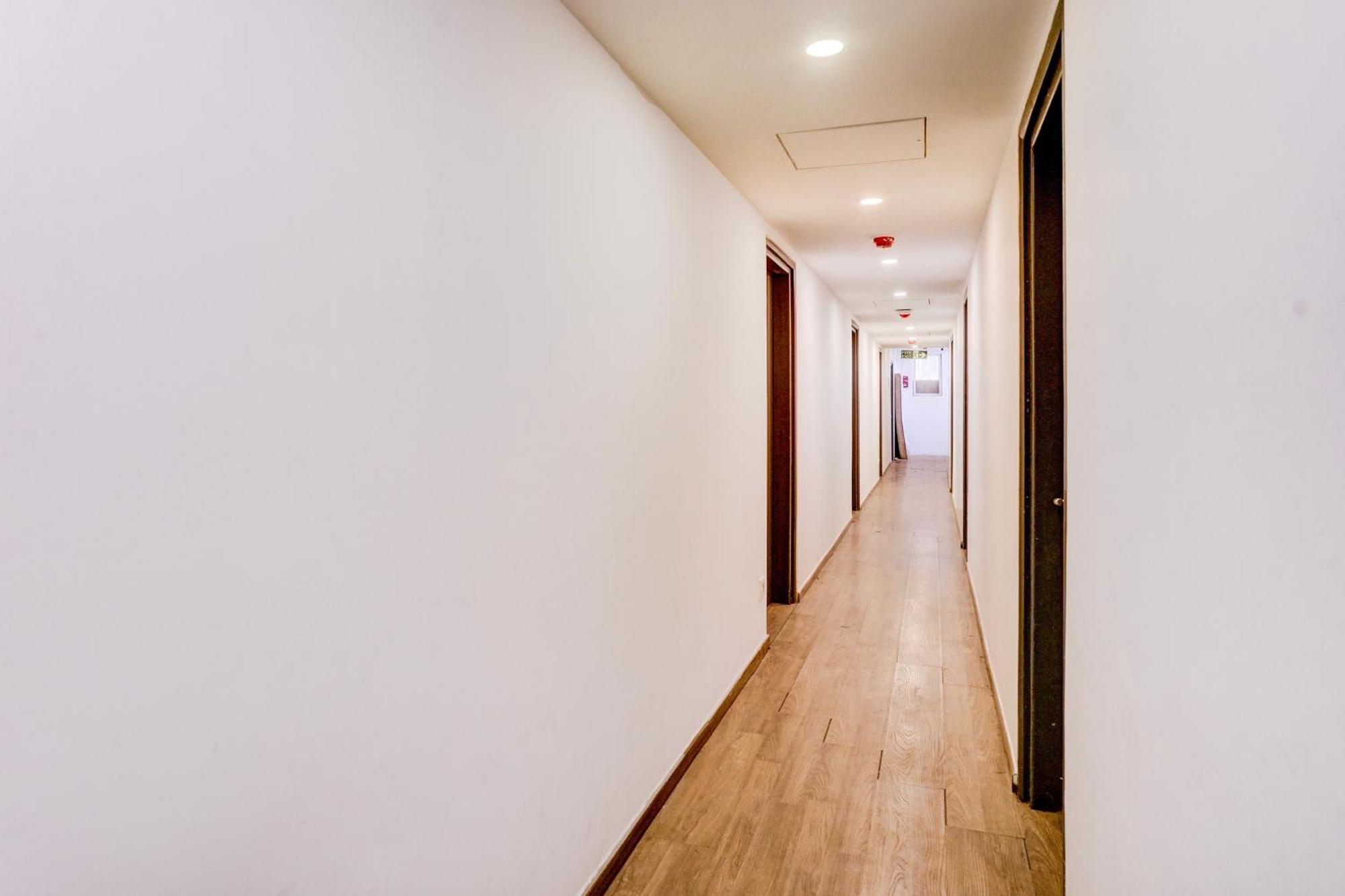 Super Townhouse Khar The Unicontinental 3* Mumbai