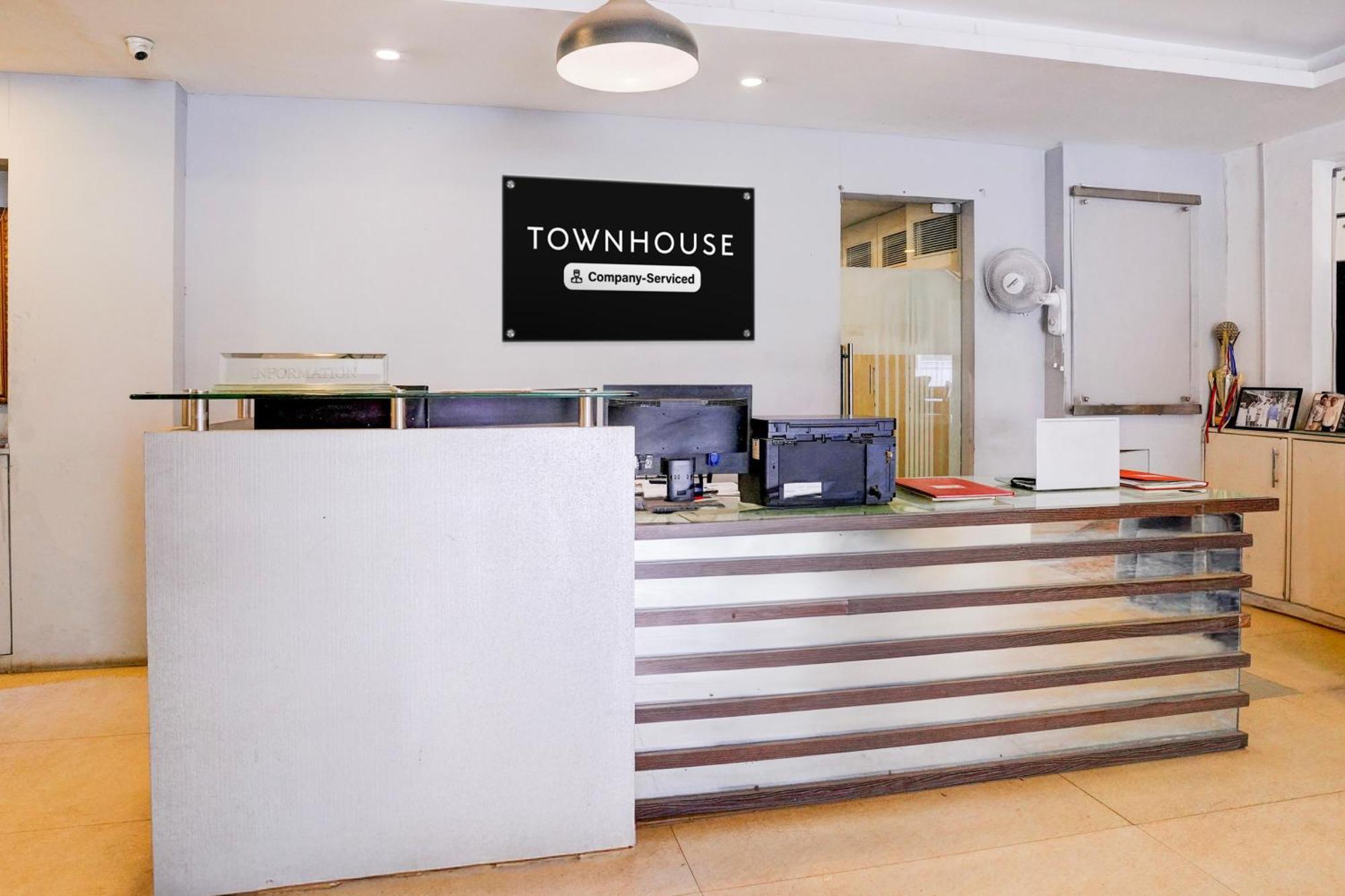 Hotel Super Townhouse Khar The Unicontinental 3*