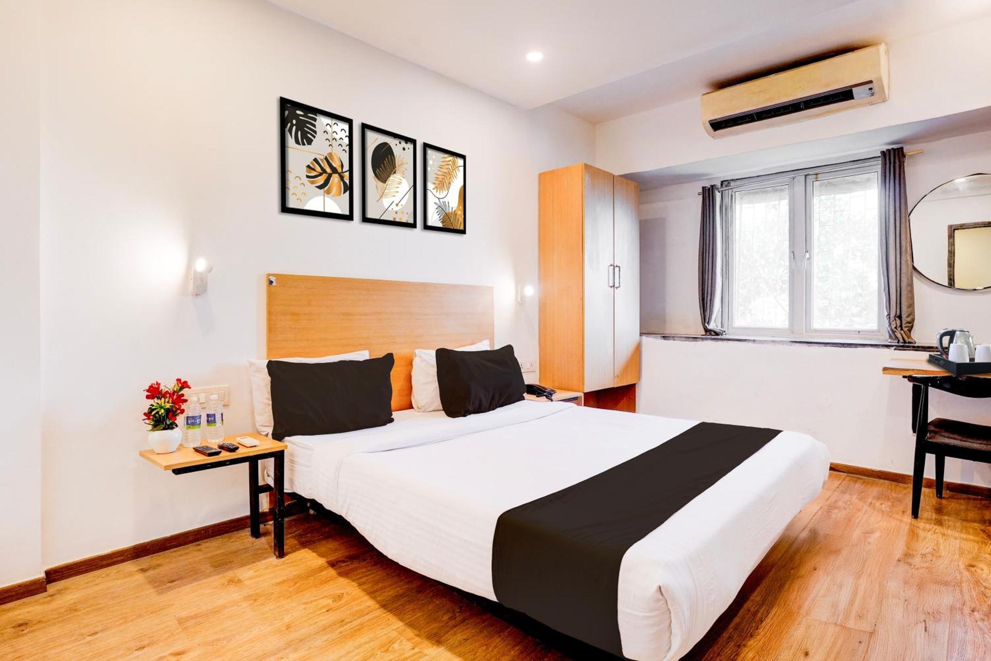 Super Townhouse Khar The Unicontinental Hotel Mumbai