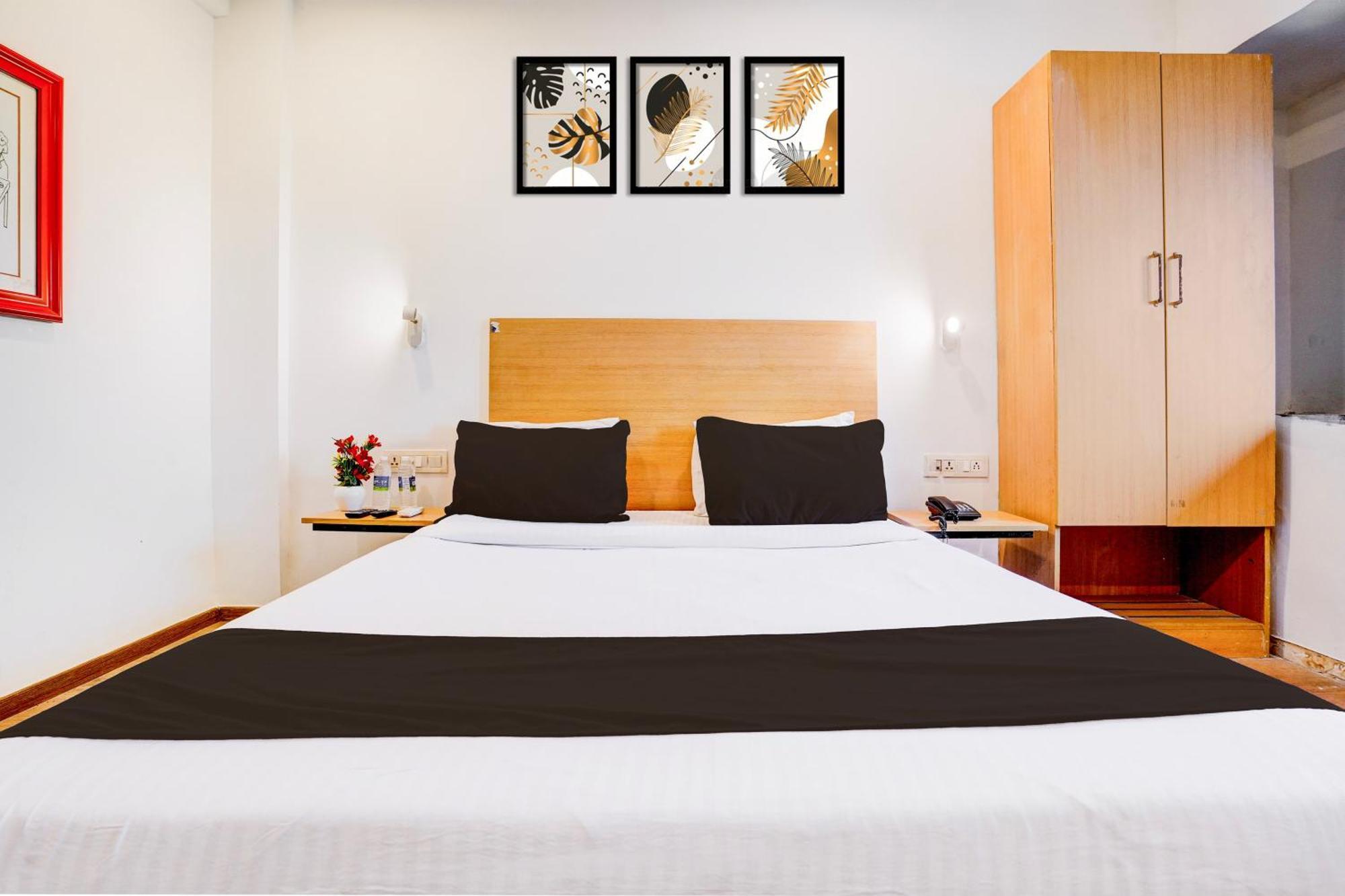 Super Townhouse Khar The Unicontinental 3* Mumbai