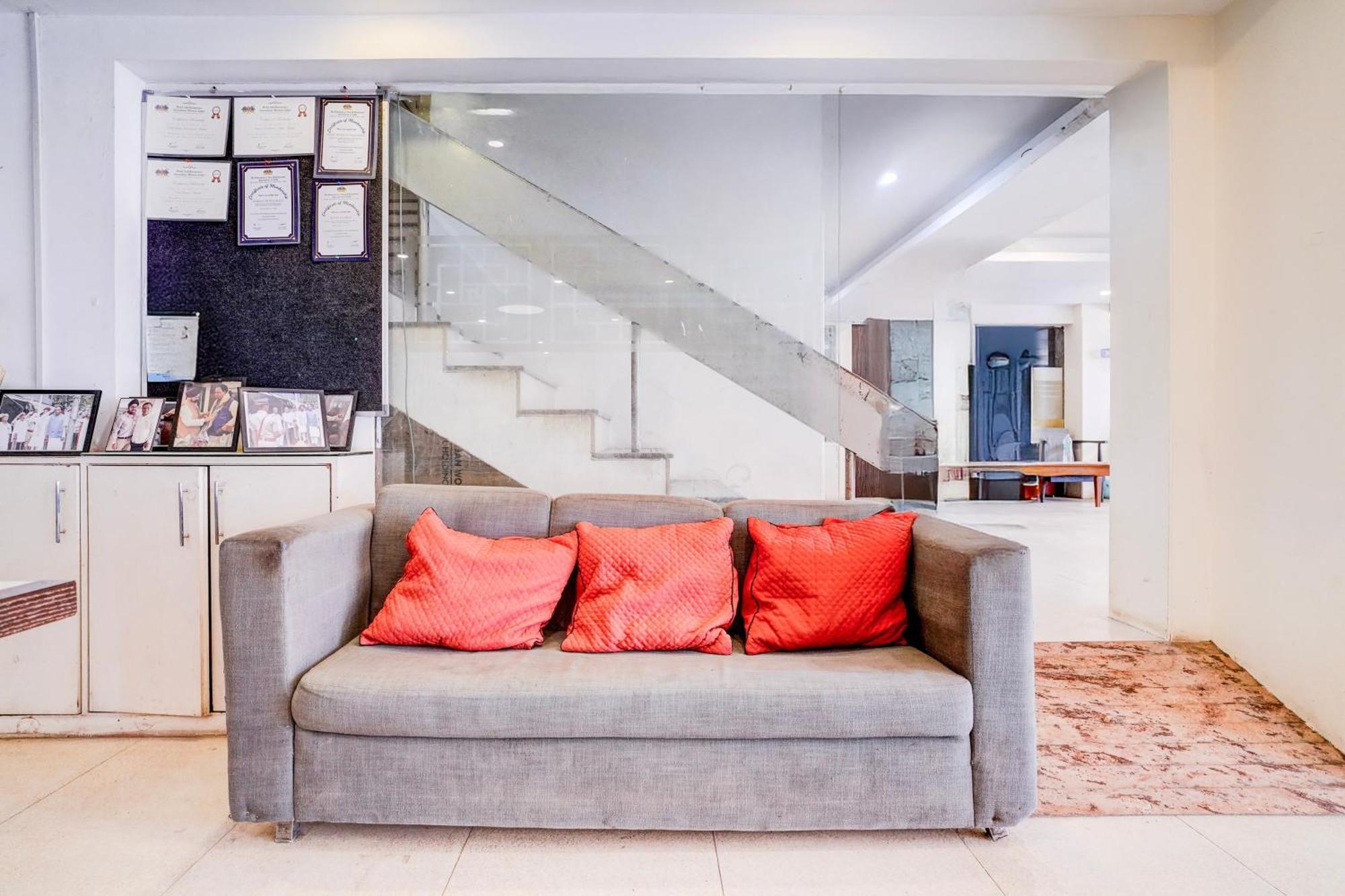 Super Townhouse Khar The Unicontinental 3* Mumbai