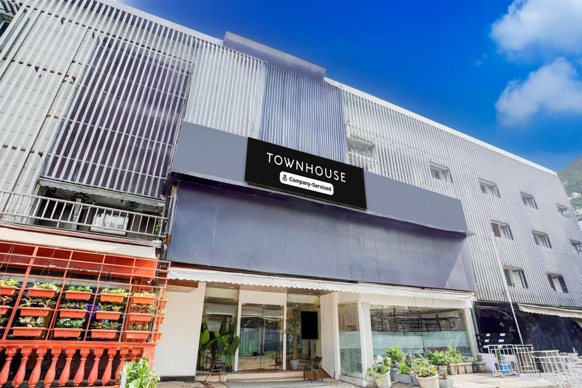 Hotel Super Townhouse Khar The Unicontinental 3*