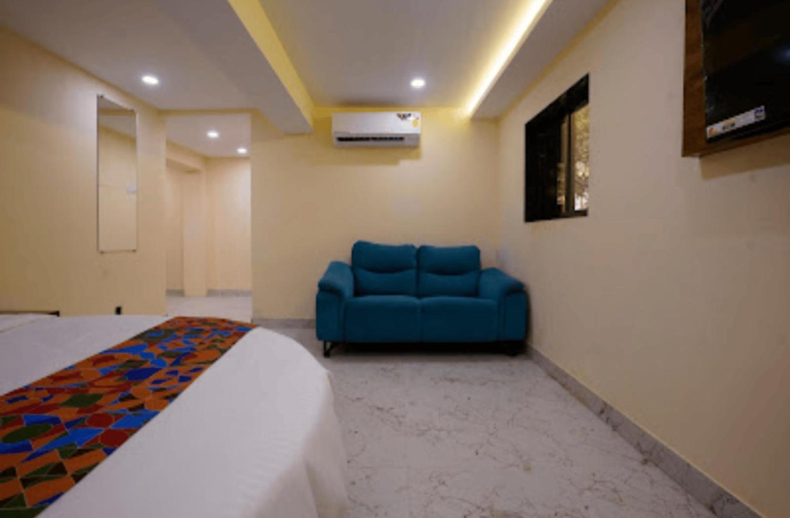 Hotel Crystal Castle Goregaon West Link Road, Mumbai Hotel Mumbai