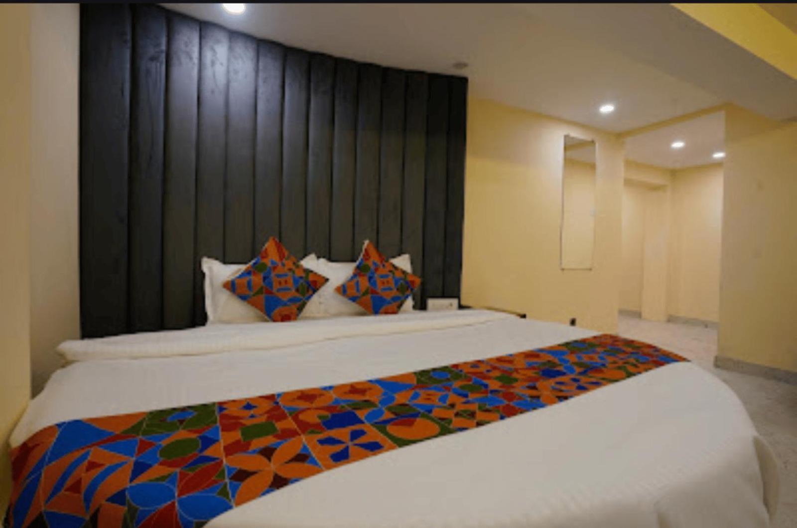 Hotel Crystal Castle Goregaon West Link Road, Mumbai Mumbai