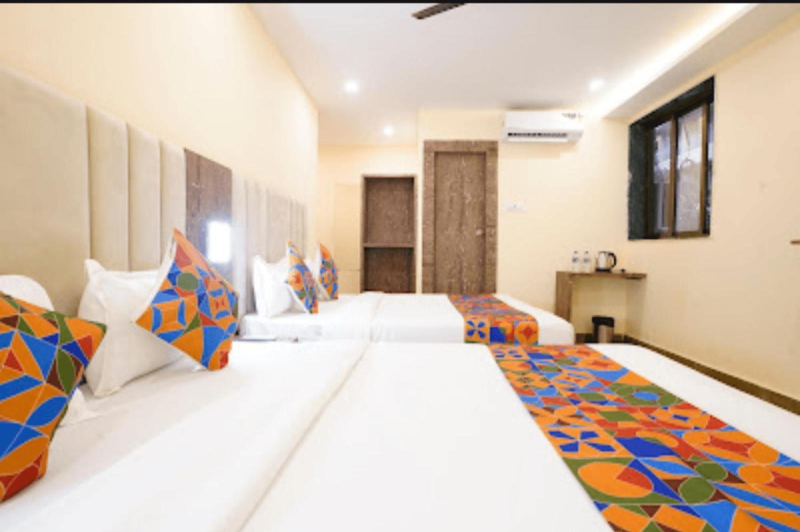 Hotel Crystal Castle Goregaon West Link Road, Mumbai Hotel