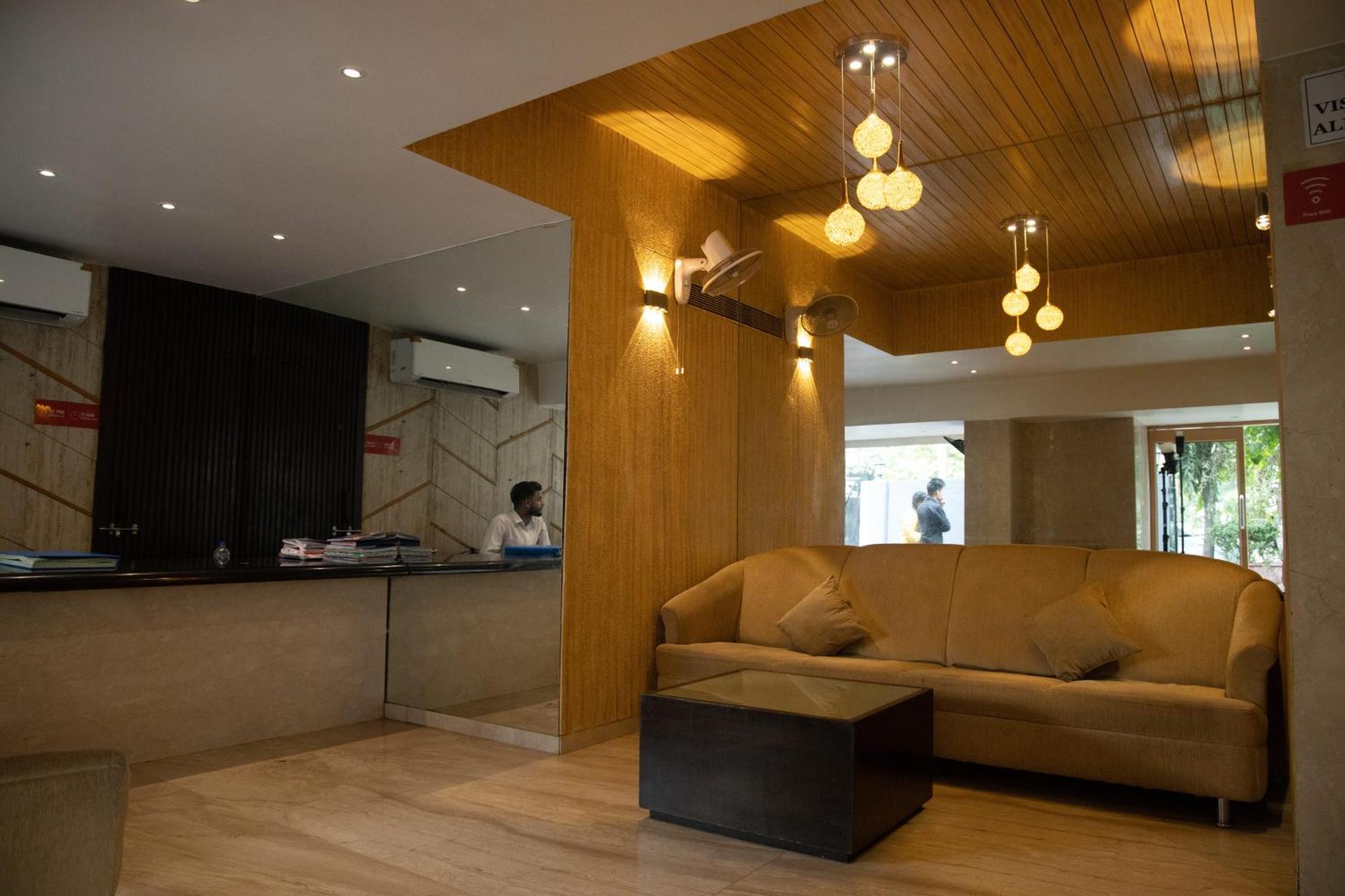 Jayshree By Anantaay Near Domestic Airport Hotel 3*