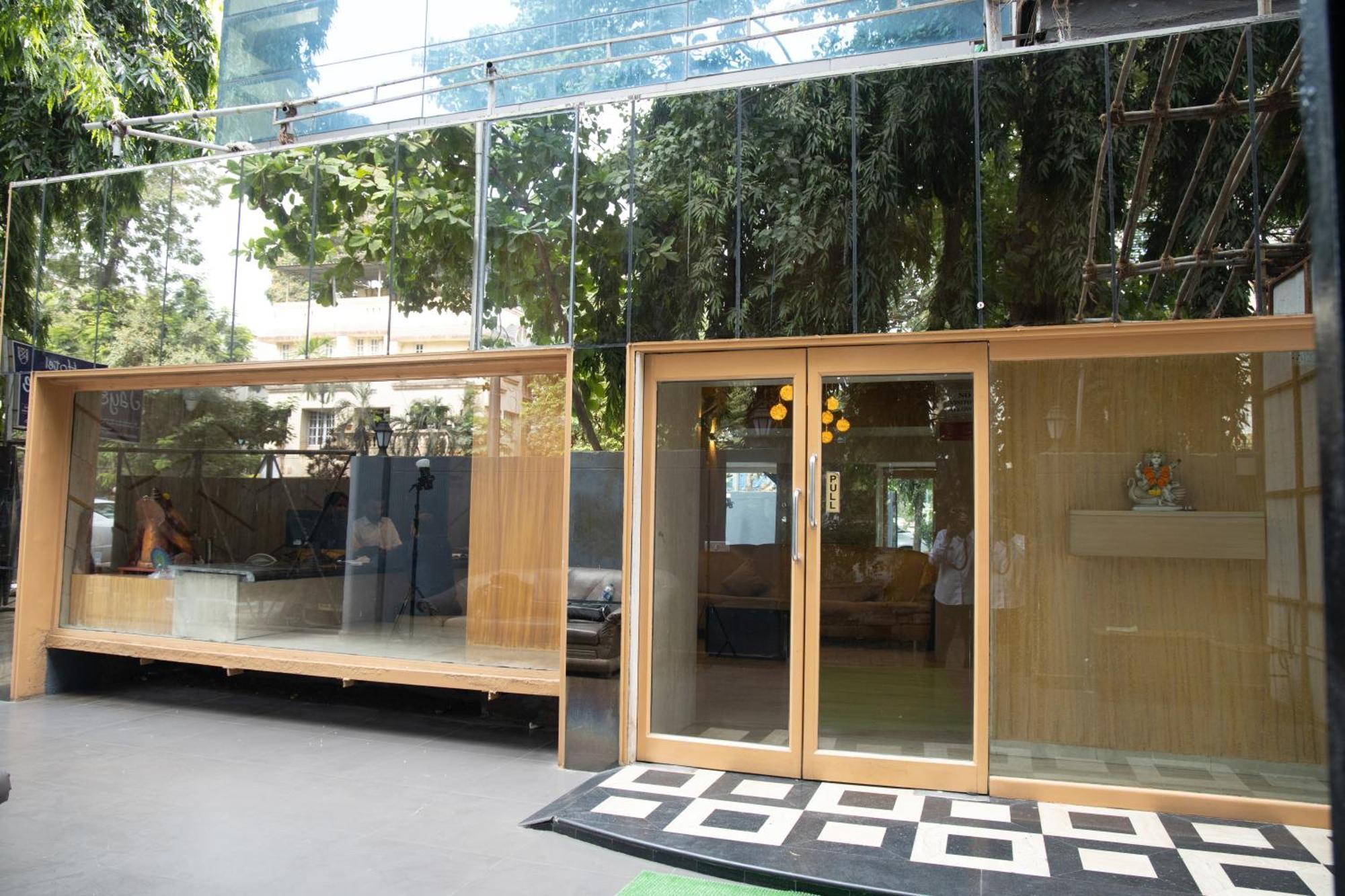 Hotel Jayshree By Anantaay Near Domestic Airport 3*