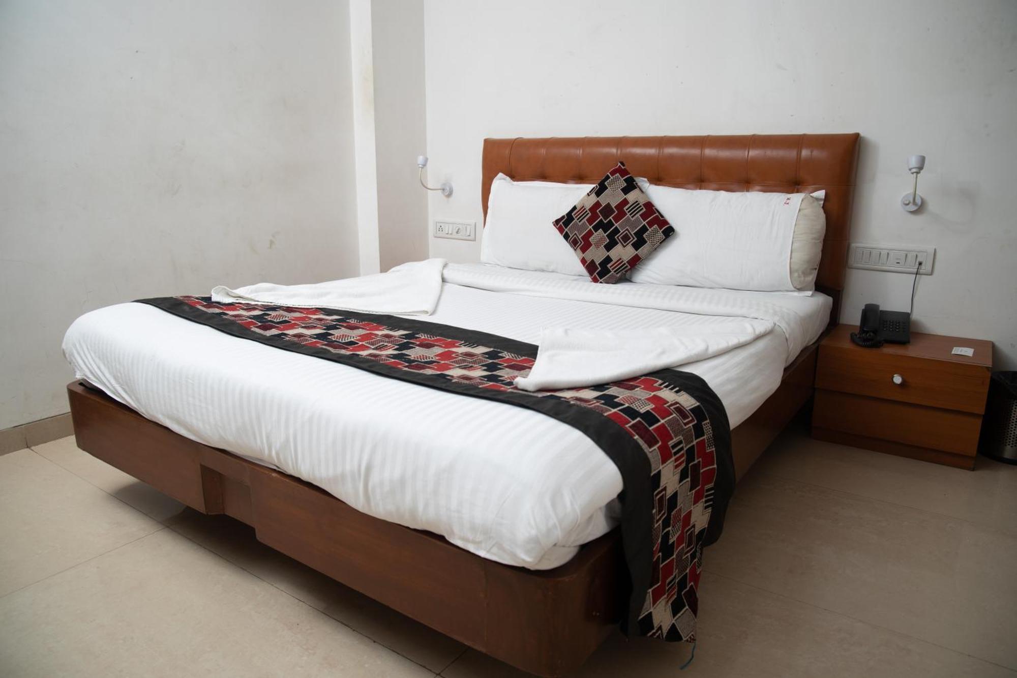 Hotel Jayshree By Anantaay Near Domestic Airport Mumbai