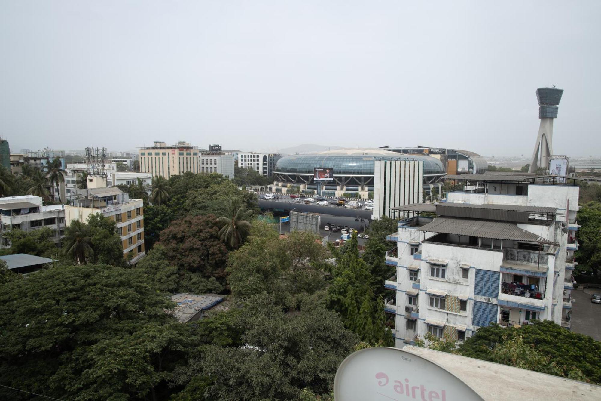 Jayshree By Anantaay Near Domestic Airport 3*