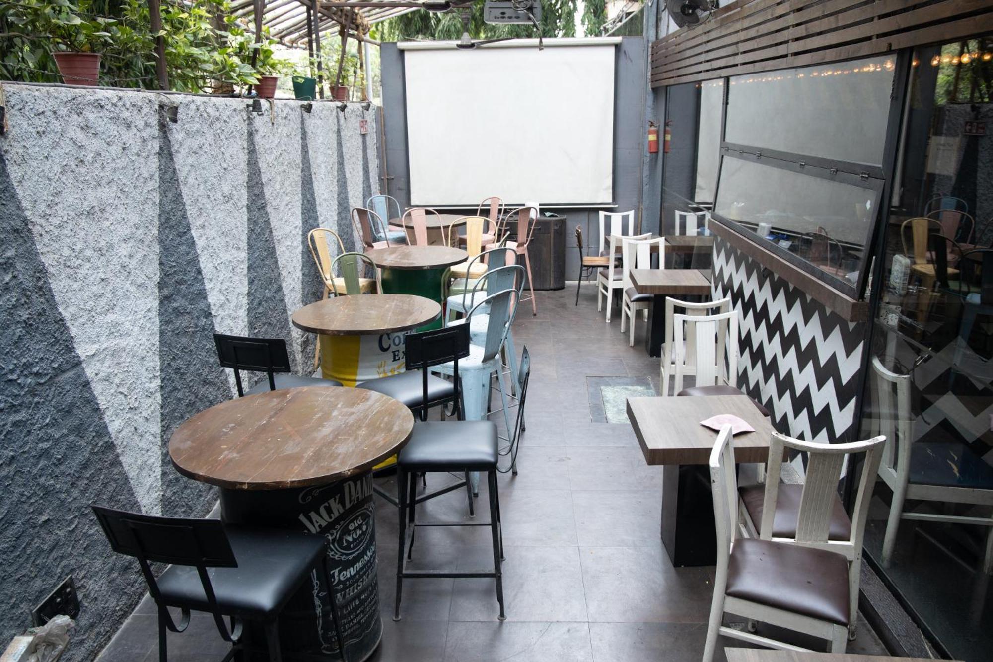 Hotel Jayshree By Anantaay Near Domestic Airport