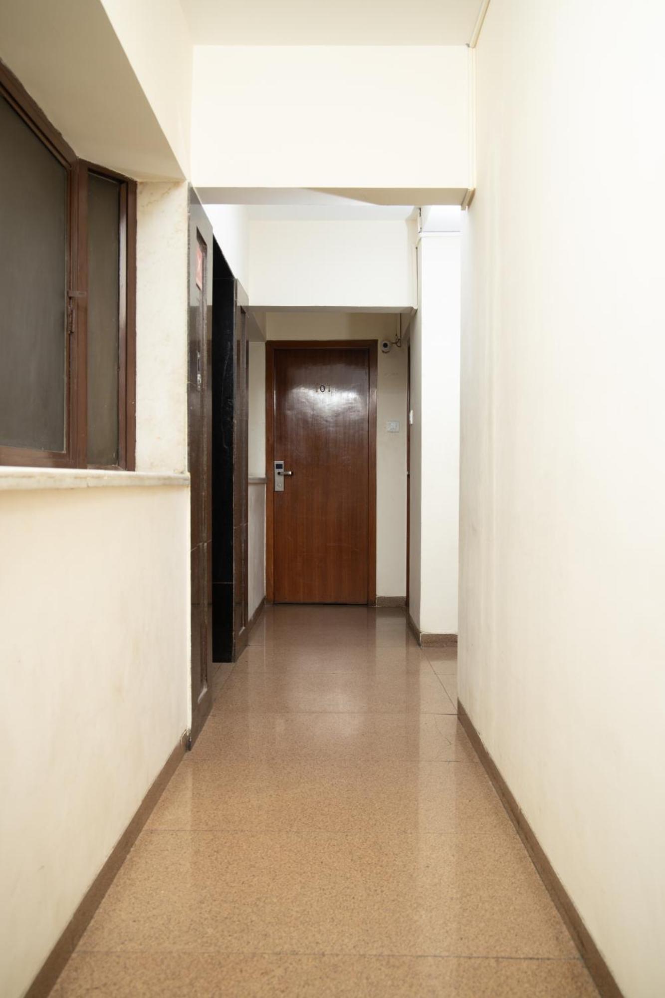 Hotel Jayshree By Anantaay Near Domestic Airport