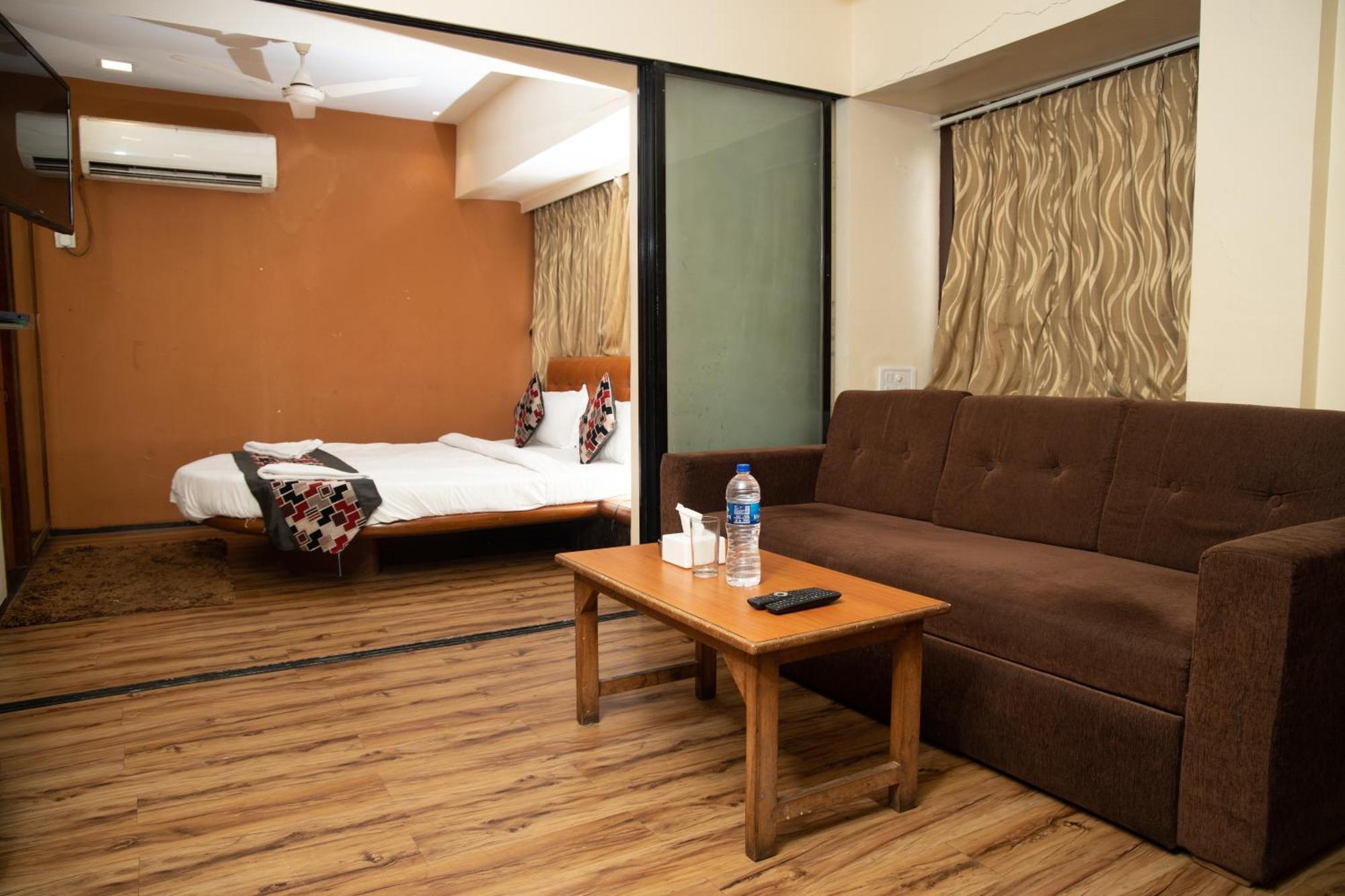 Jayshree By Anantaay Near Domestic Airport Mumbai