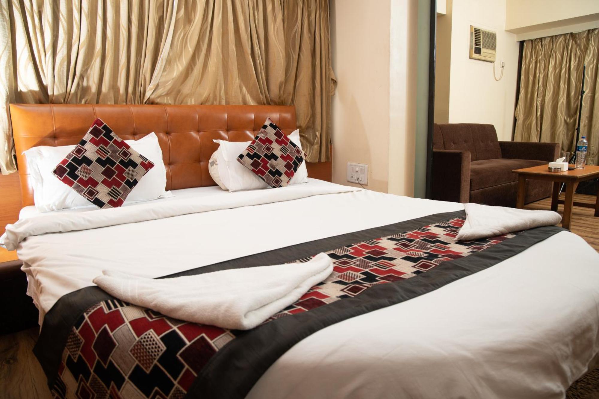 Hotel Jayshree By Anantaay Near Domestic Airport 3*