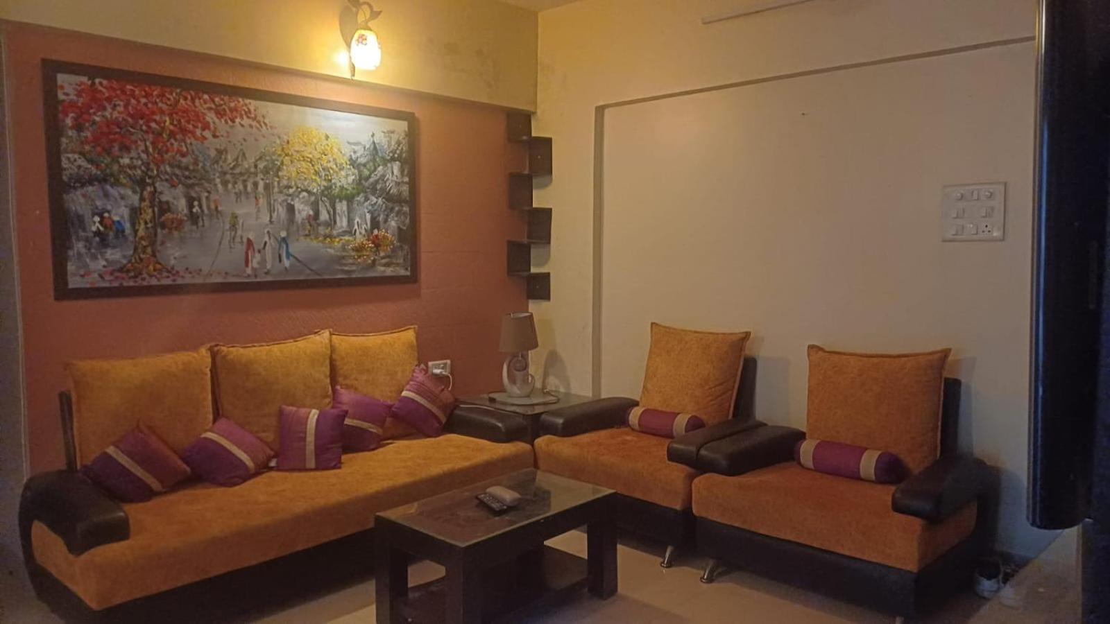 Calm And Pleasant Nearazad Nagar Metro Station,andheri West Bed & Breakfast Mumbai
