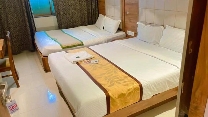 Glitz Regal International - Nr International Airport
