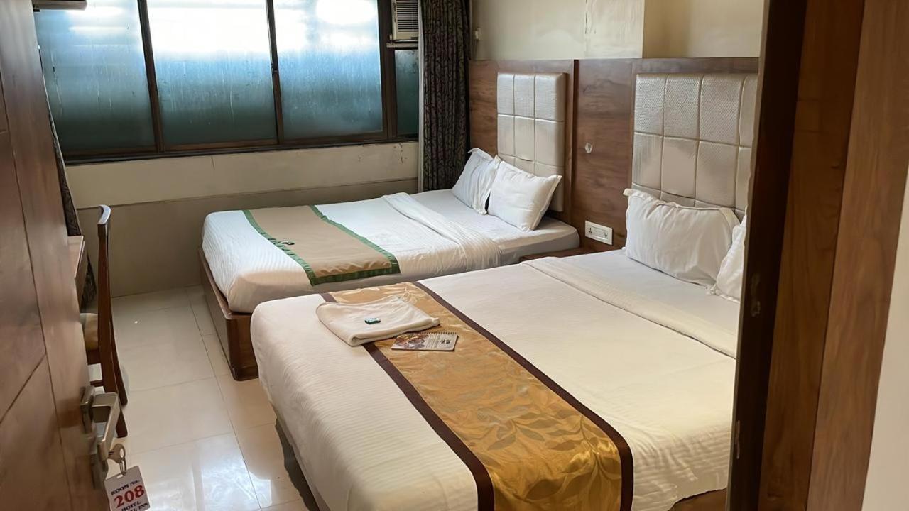 Glitz Regal International - Nr International Airport Mumbai