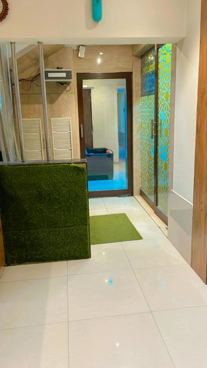Glitz Regal International - Nr International Airport Hotel Mumbai