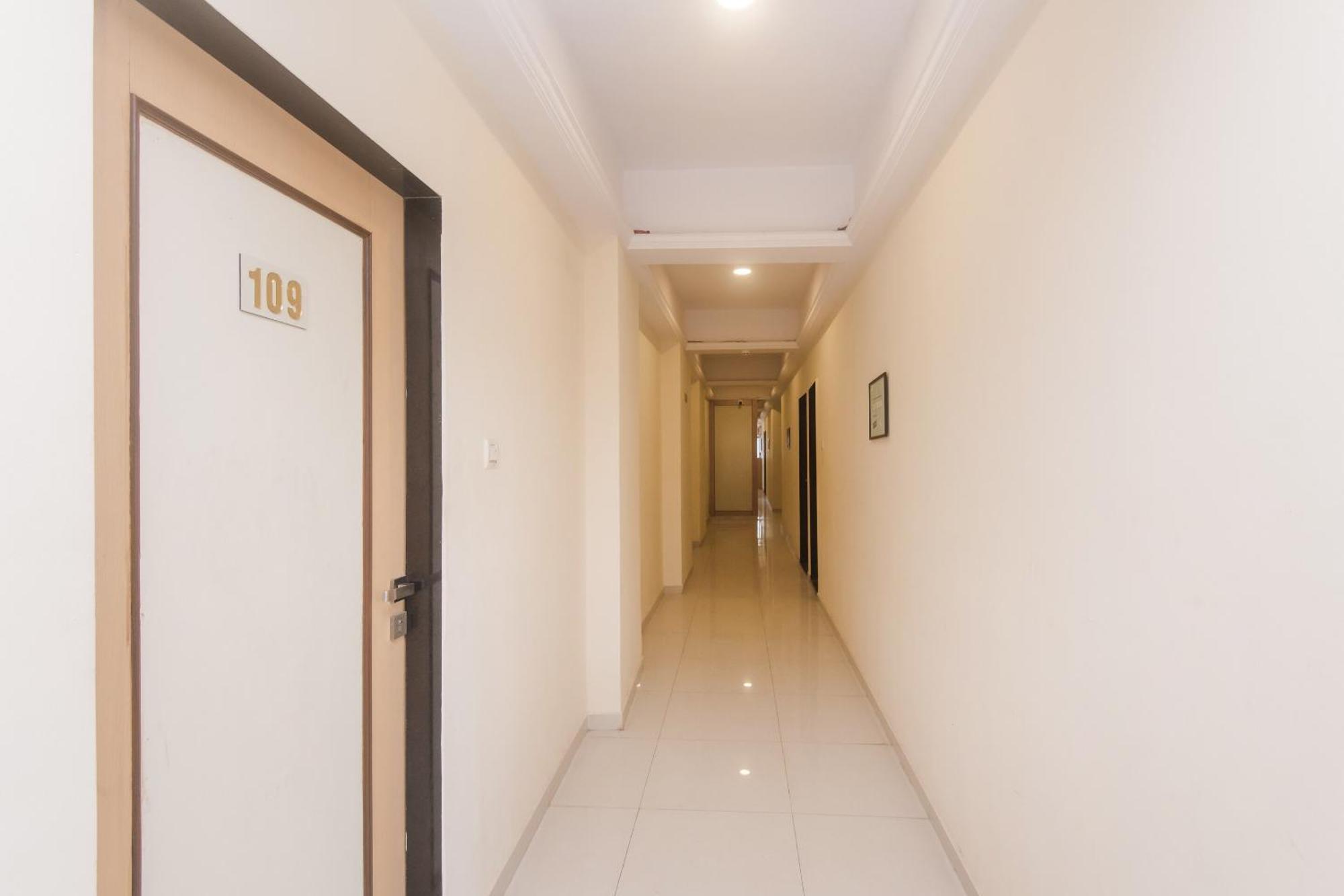 Capital O Orbit Near Infiniti Mall Hotel Mumbai