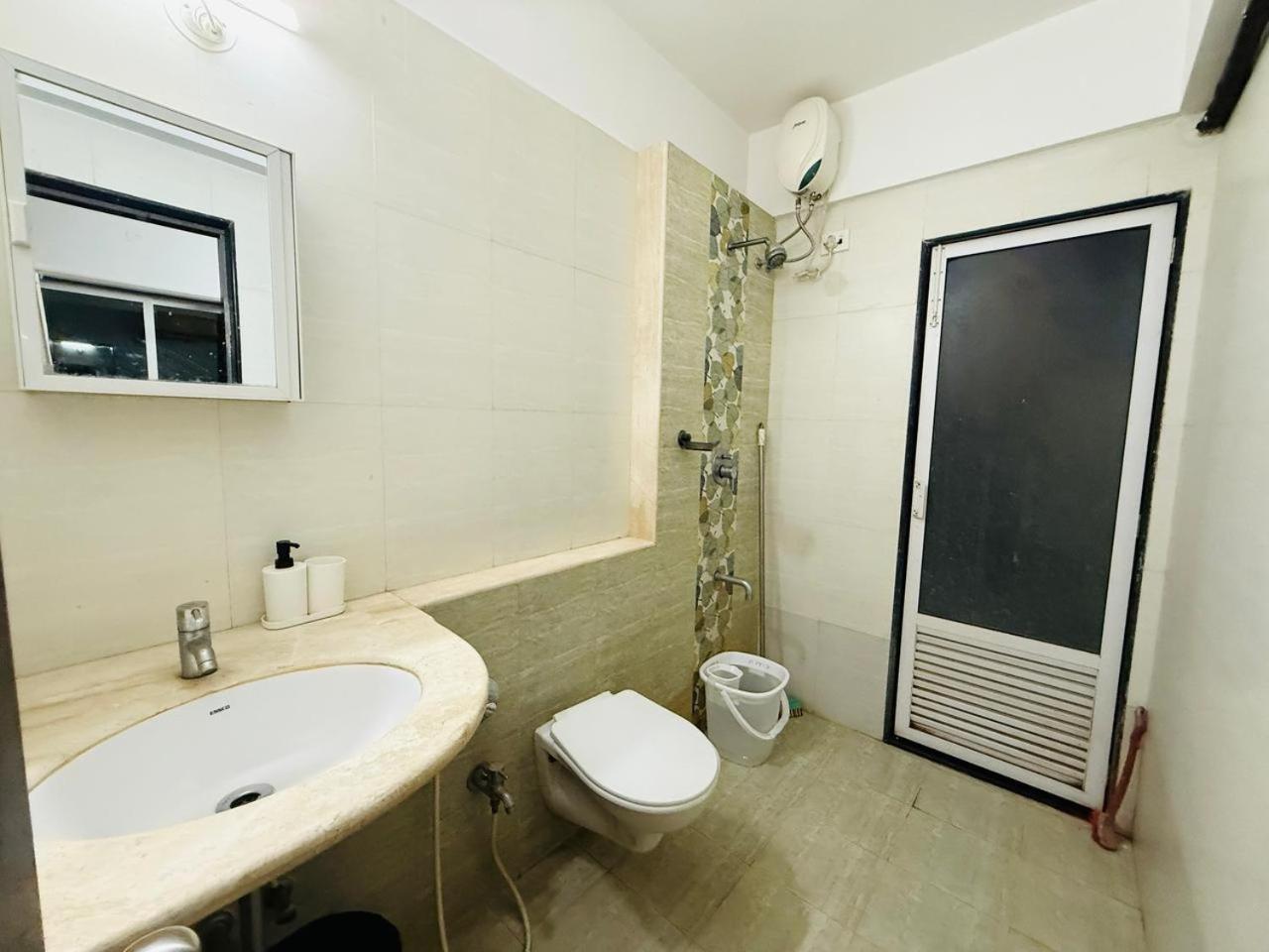 Apartment 2bhk Service In Parel *