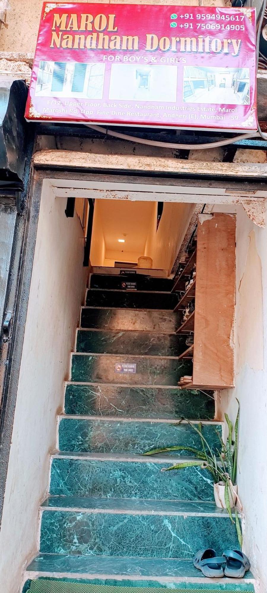 Hostel Retreats - Dorm In Andheri Mumbai