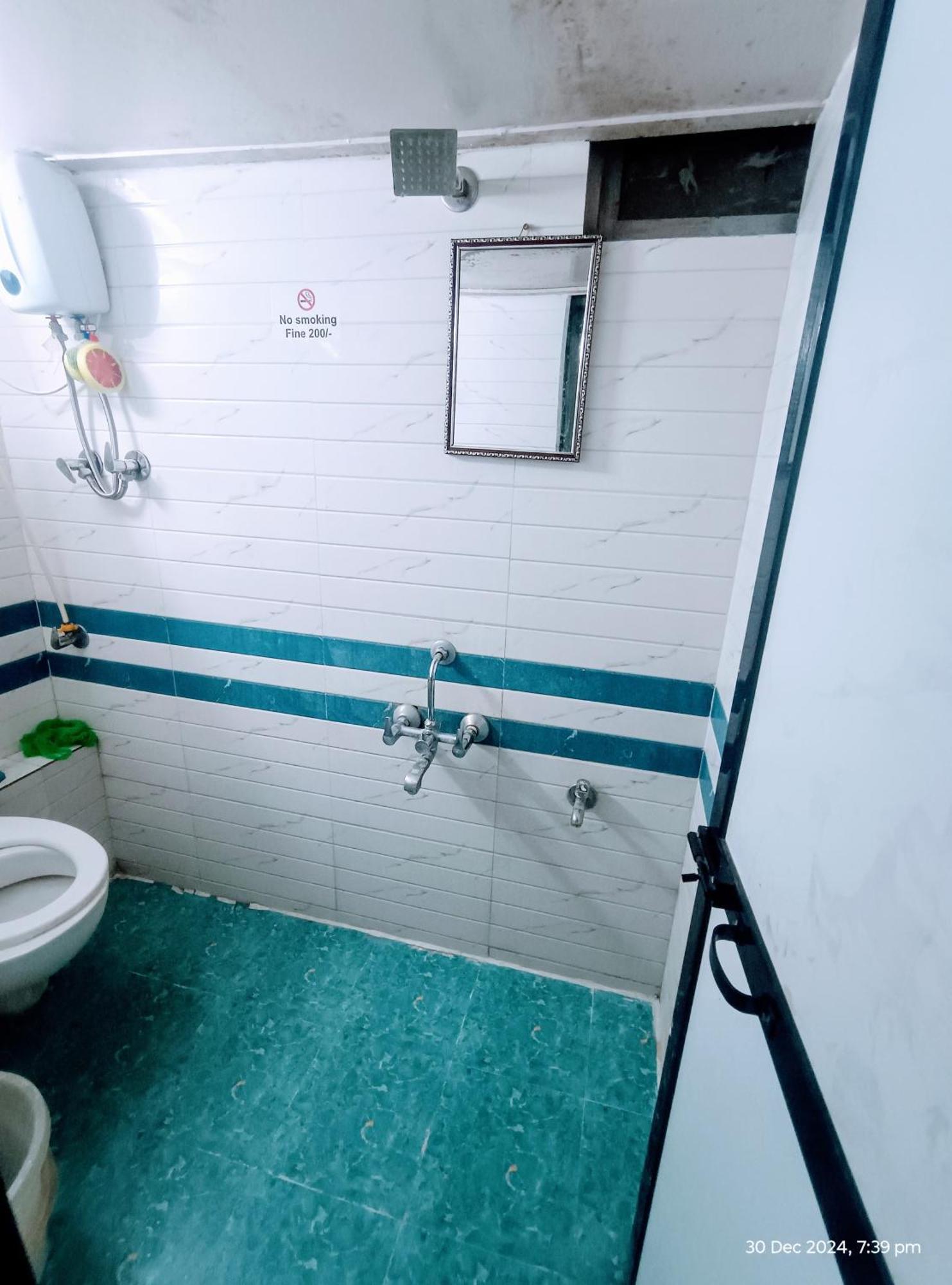 Retreats - Dorm In Andheri Mumbai