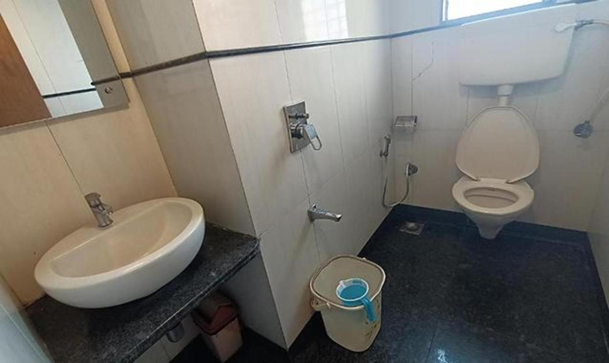 Fabhotel Regal Inn Hotel 3*
