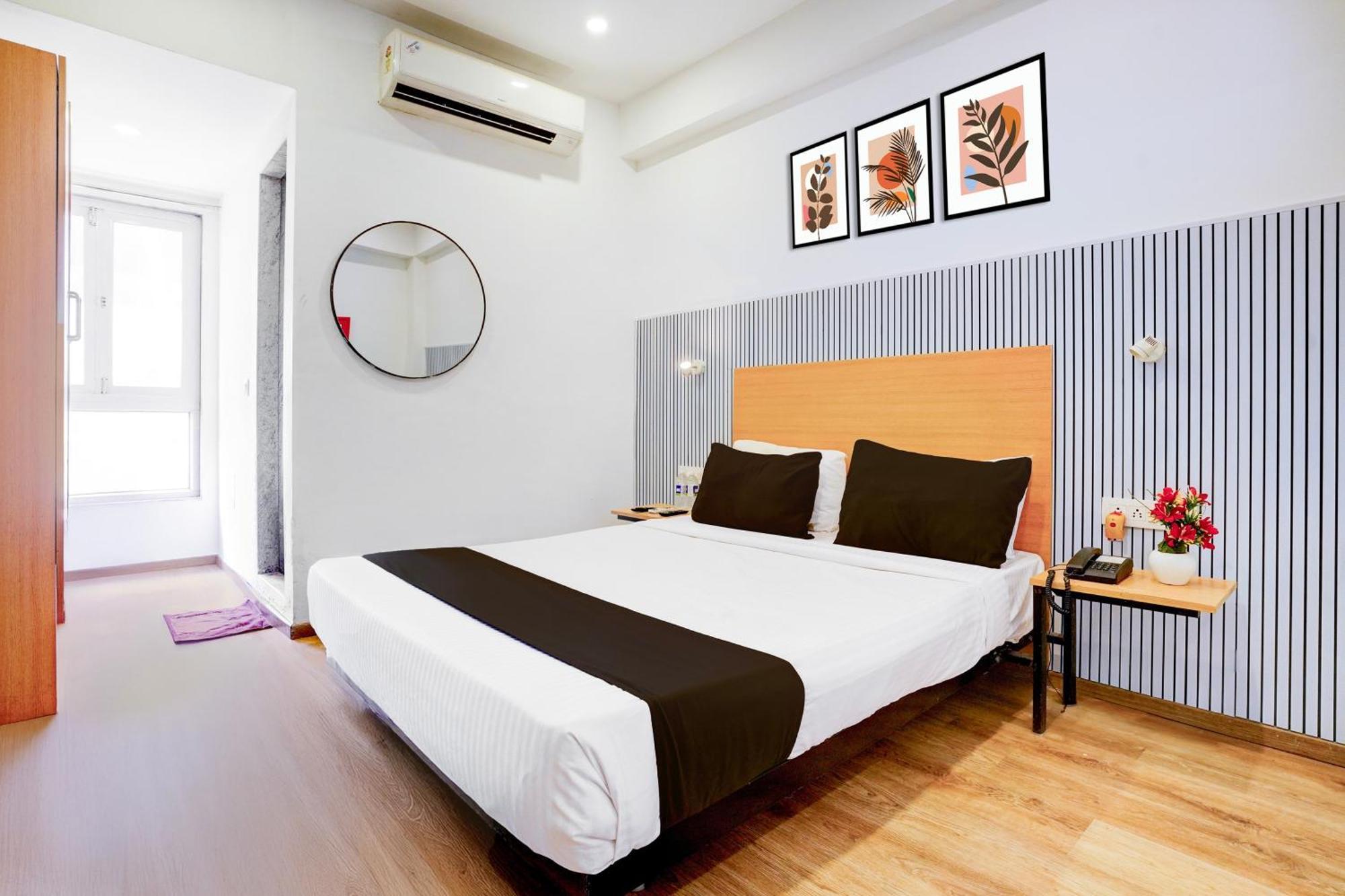 Super Townhouse Khar The Habitat Hotel