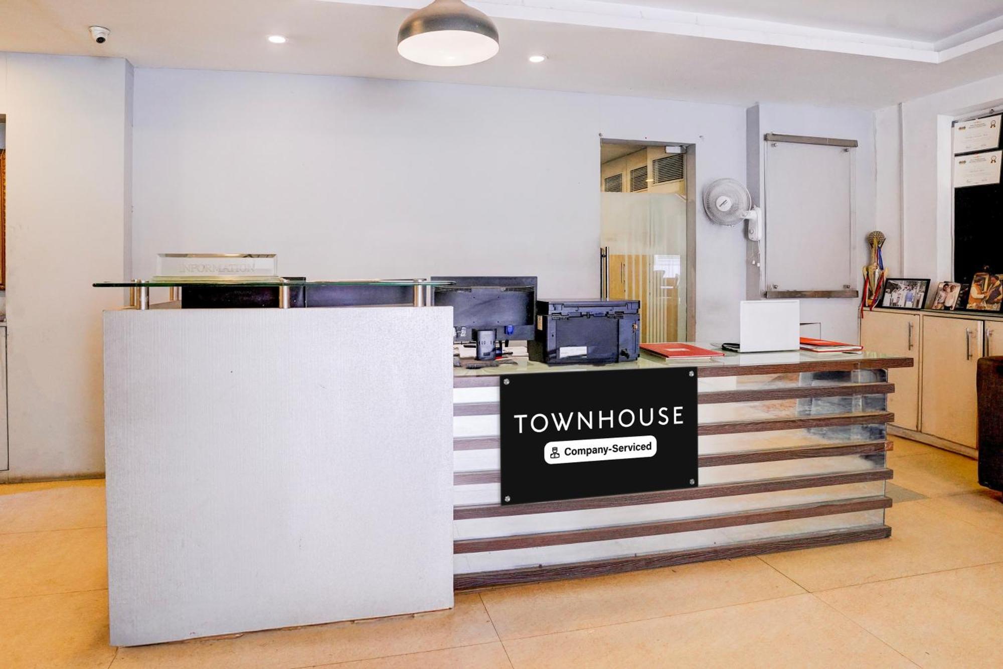 Super Townhouse Khar The Habitat Hotel Mumbai