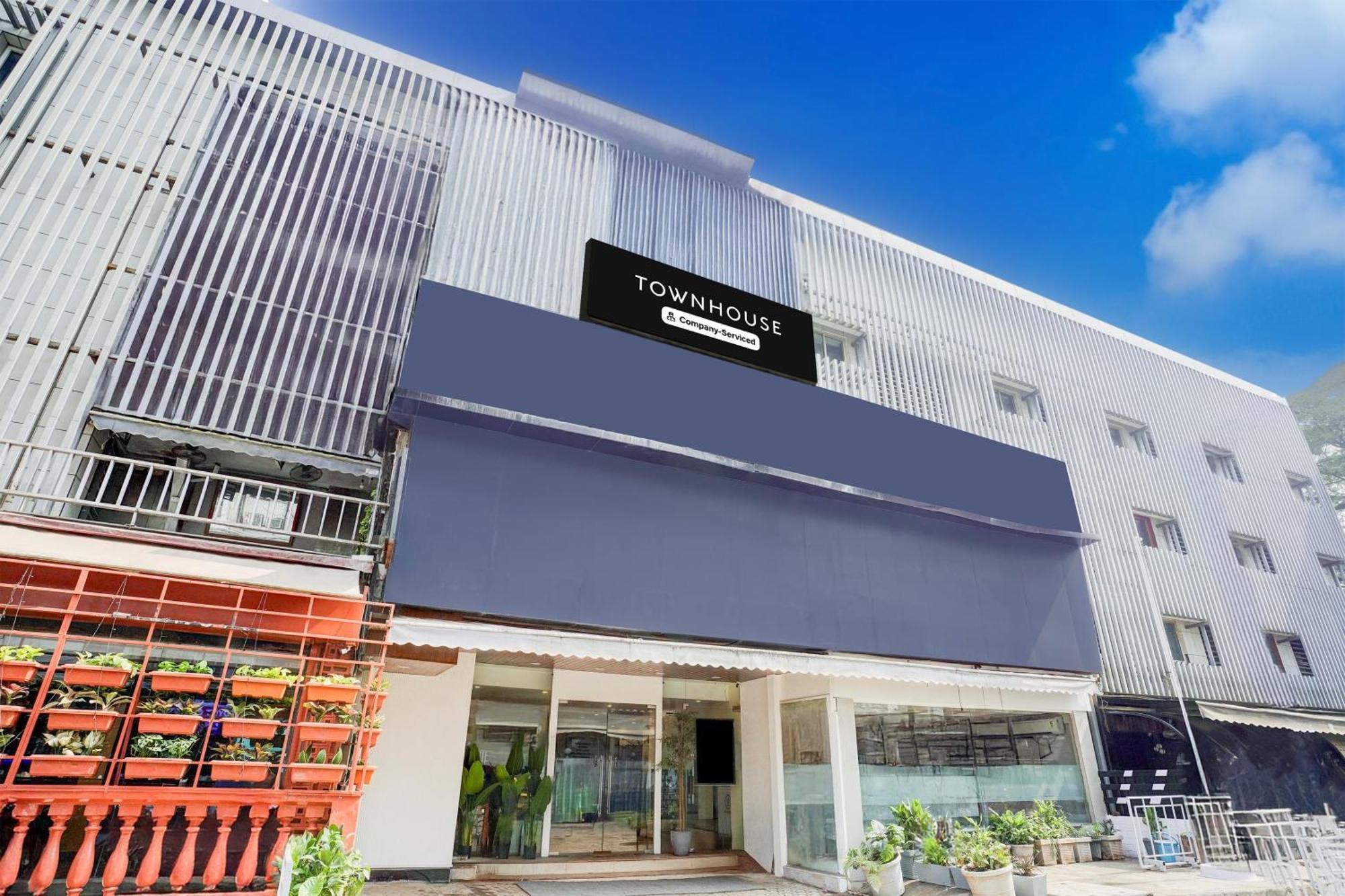 Hotel Super Townhouse Khar The Habitat Mumbai