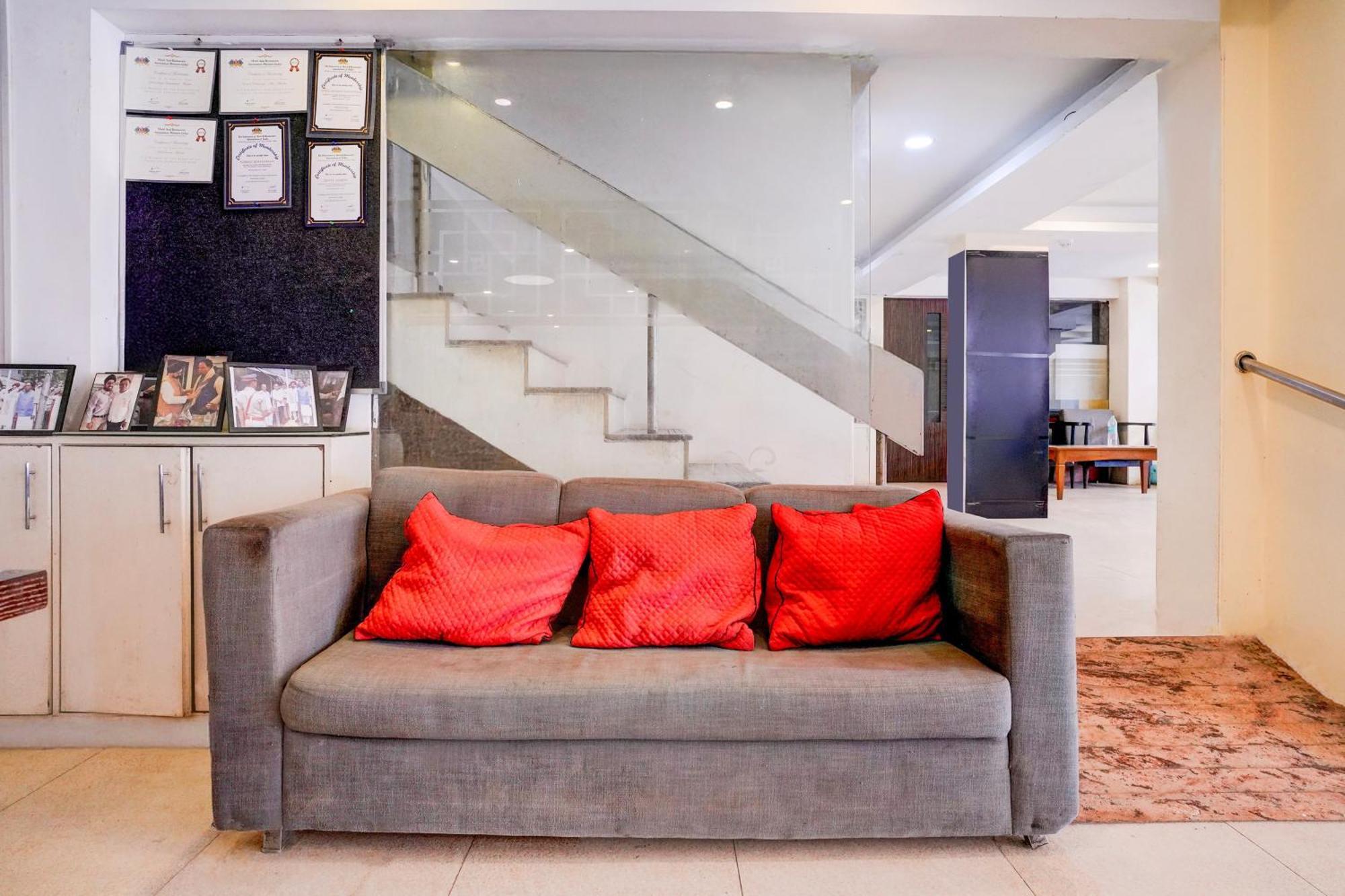 Super Townhouse Khar The Habitat Mumbai