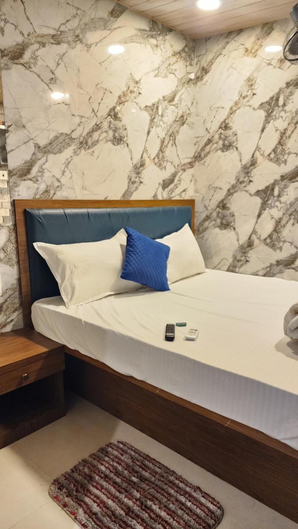 Dharavi Residency Hotel *