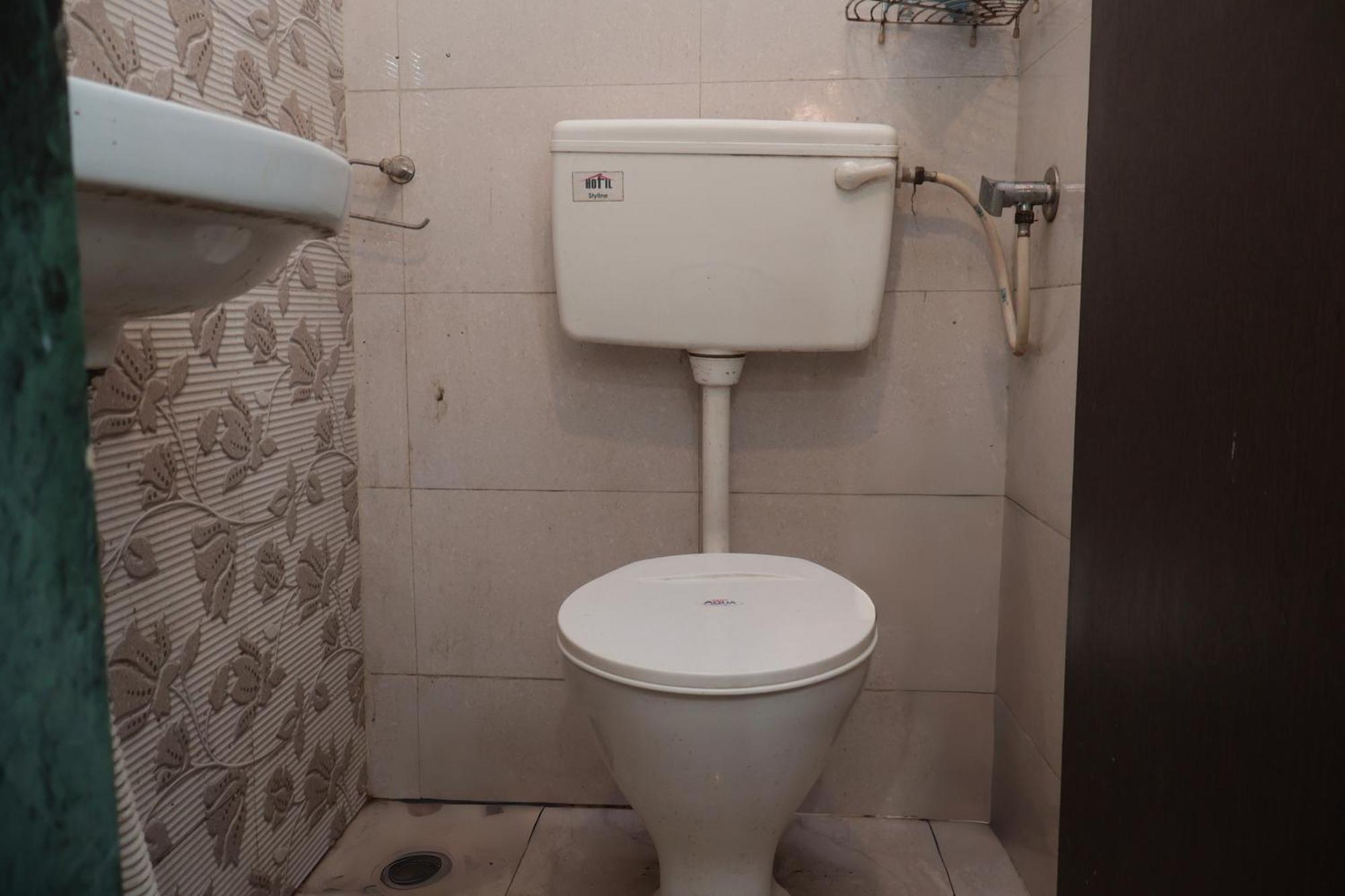 Sam's Outhouse Guest house Mumbai