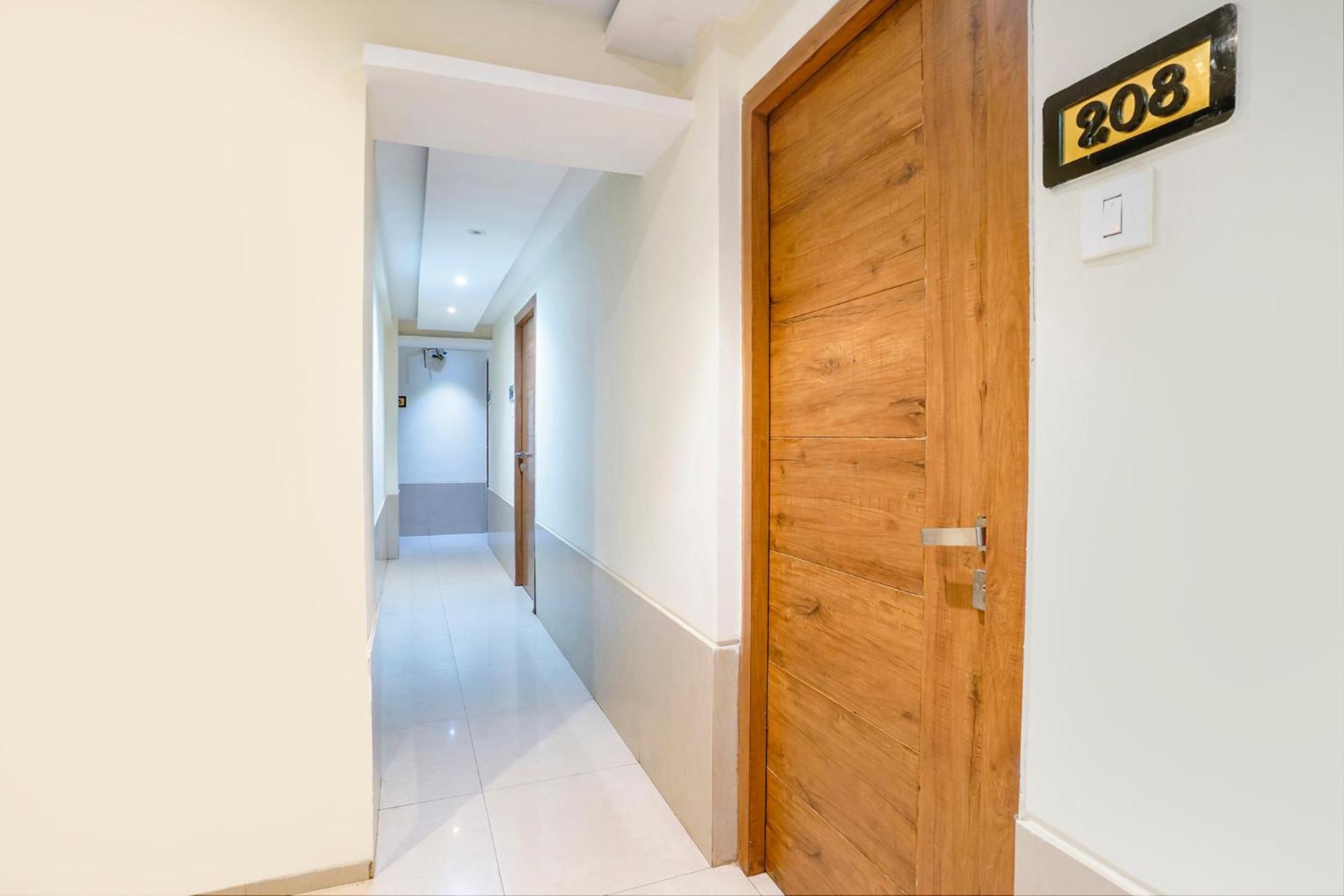 Hotel Fabhotel Regal Mumbai
