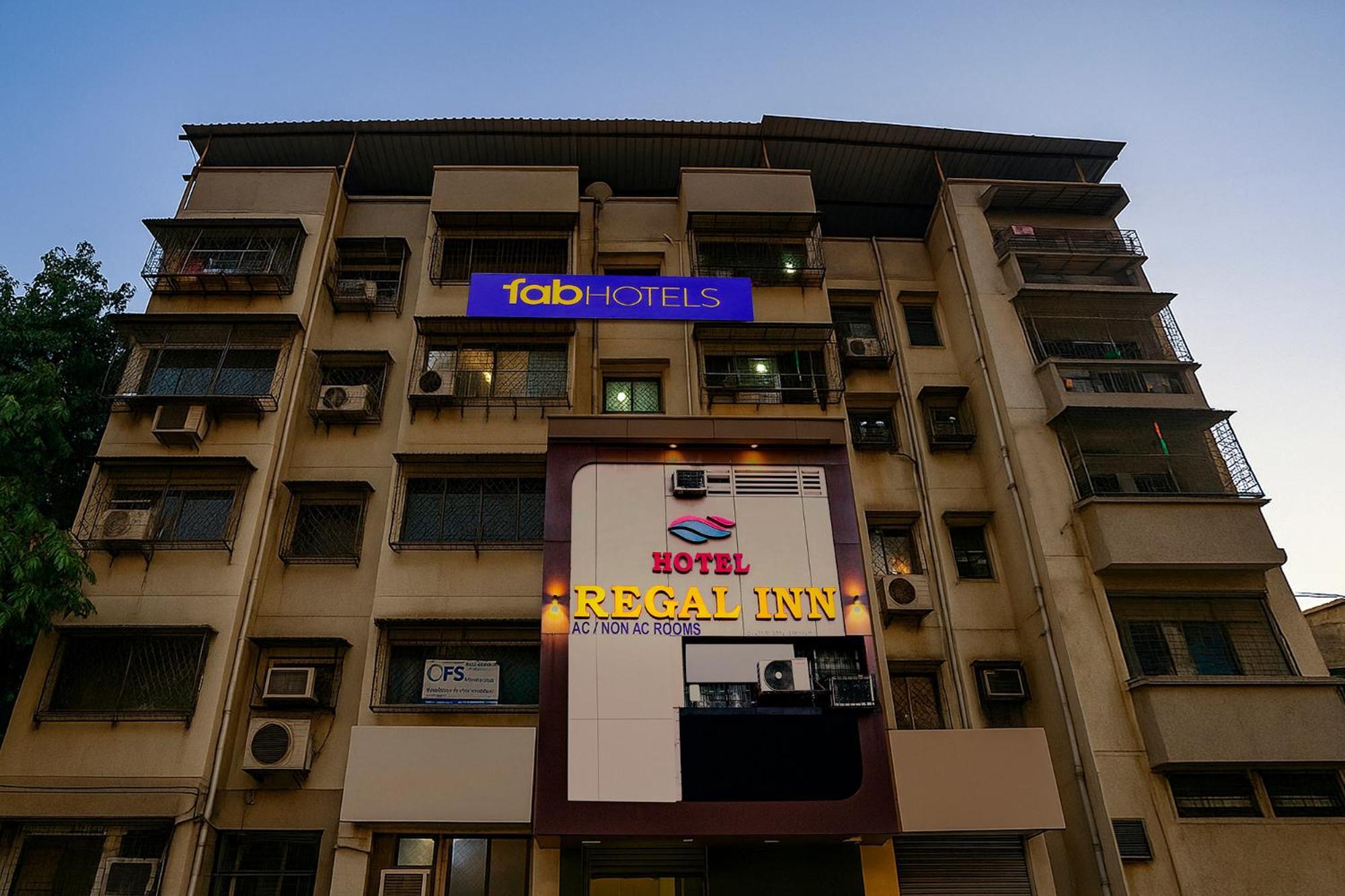 Hotel Fabhotel Regal