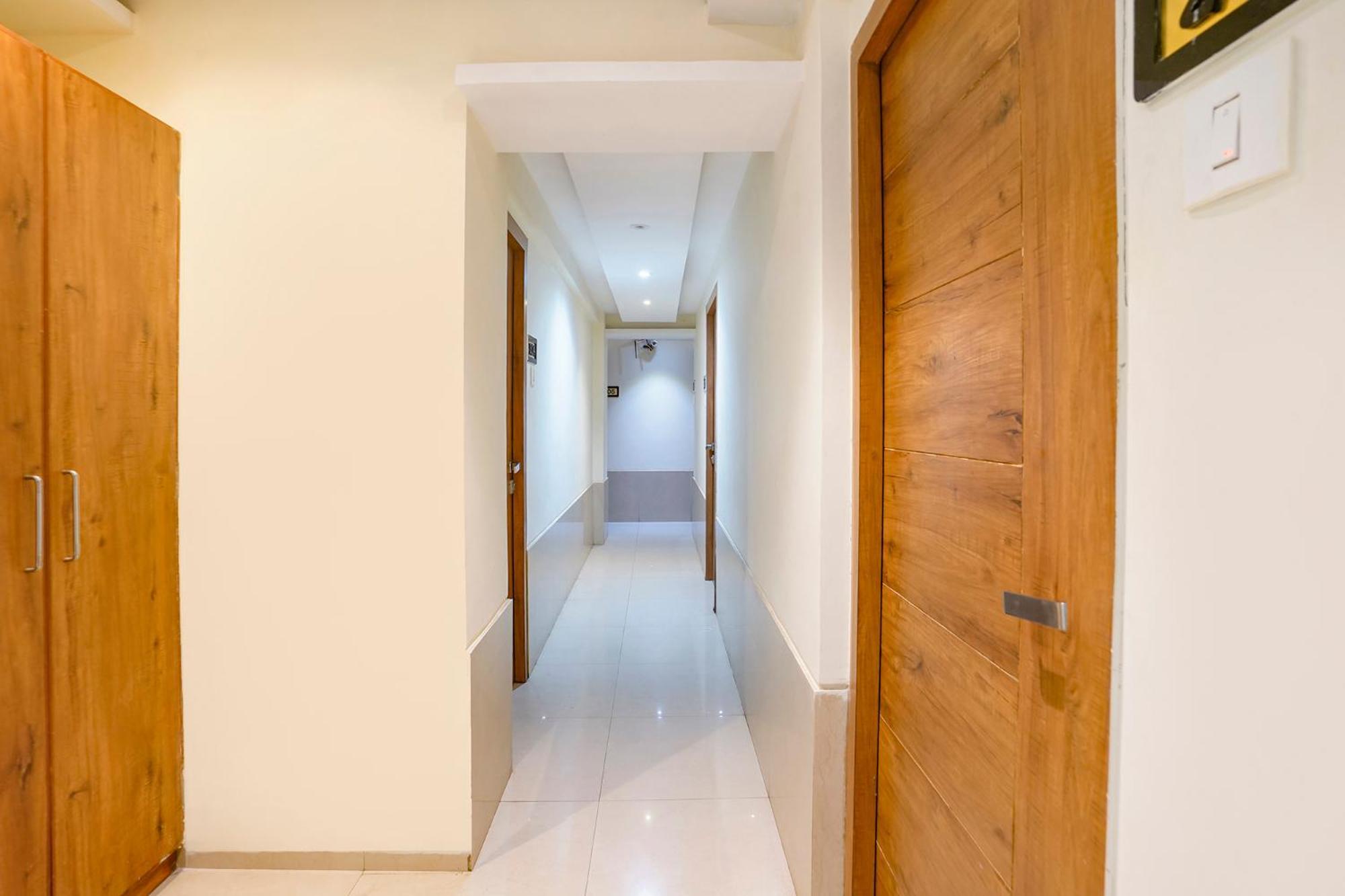 Fabhotel Regal