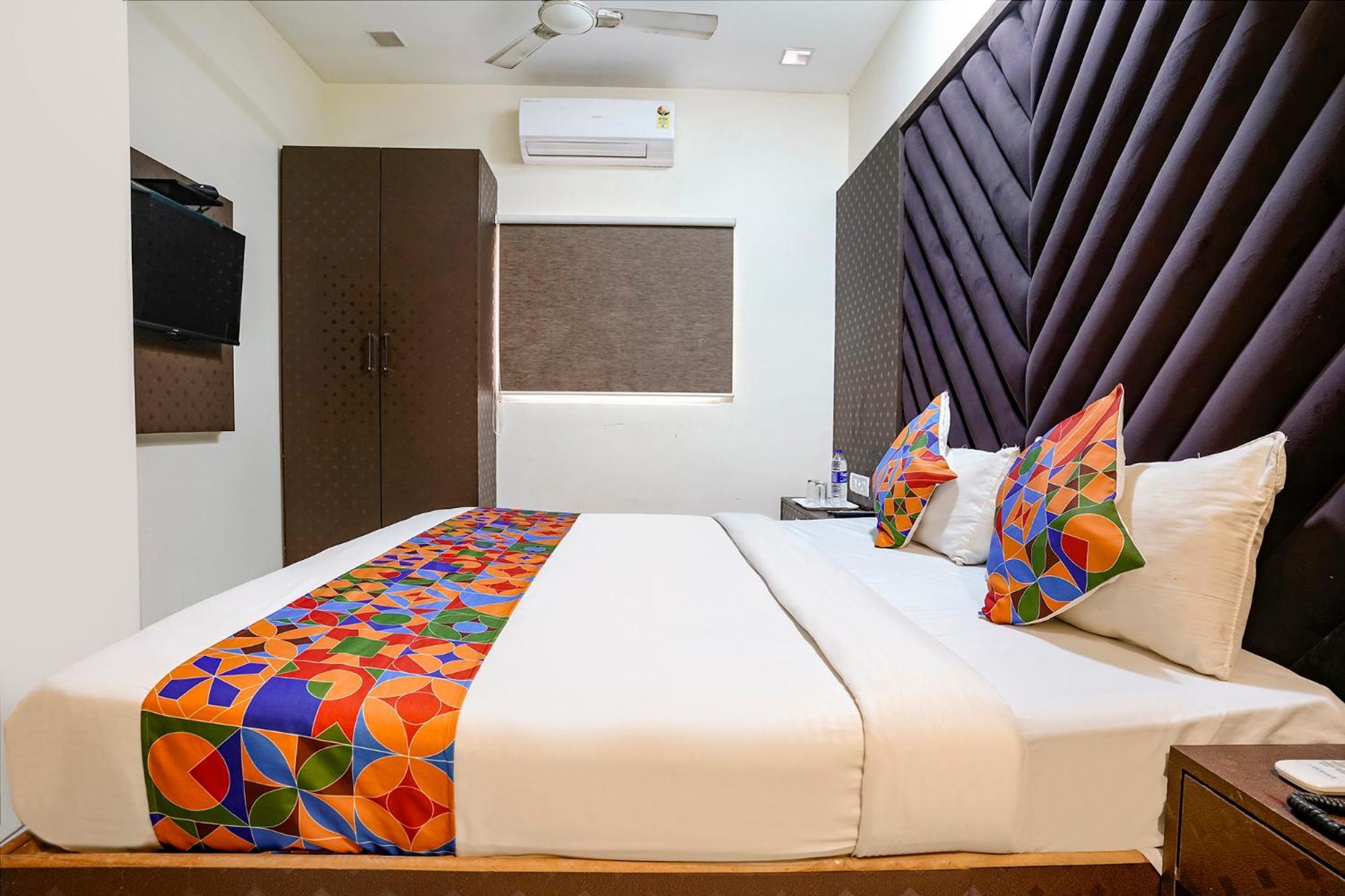 Fabhotel Occazia Paradise - Nr Janki Devi High School