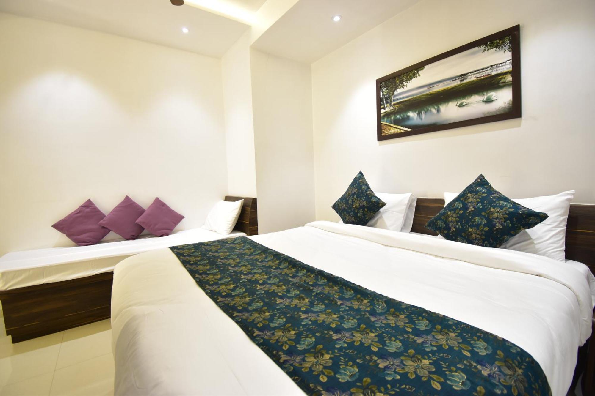 Urban Nest Hotel 3*
