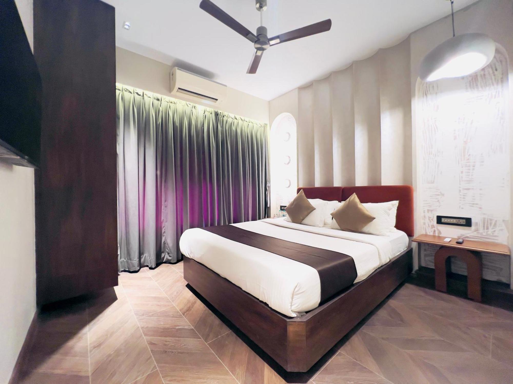 White Pearl - Colaba Hotel 3*