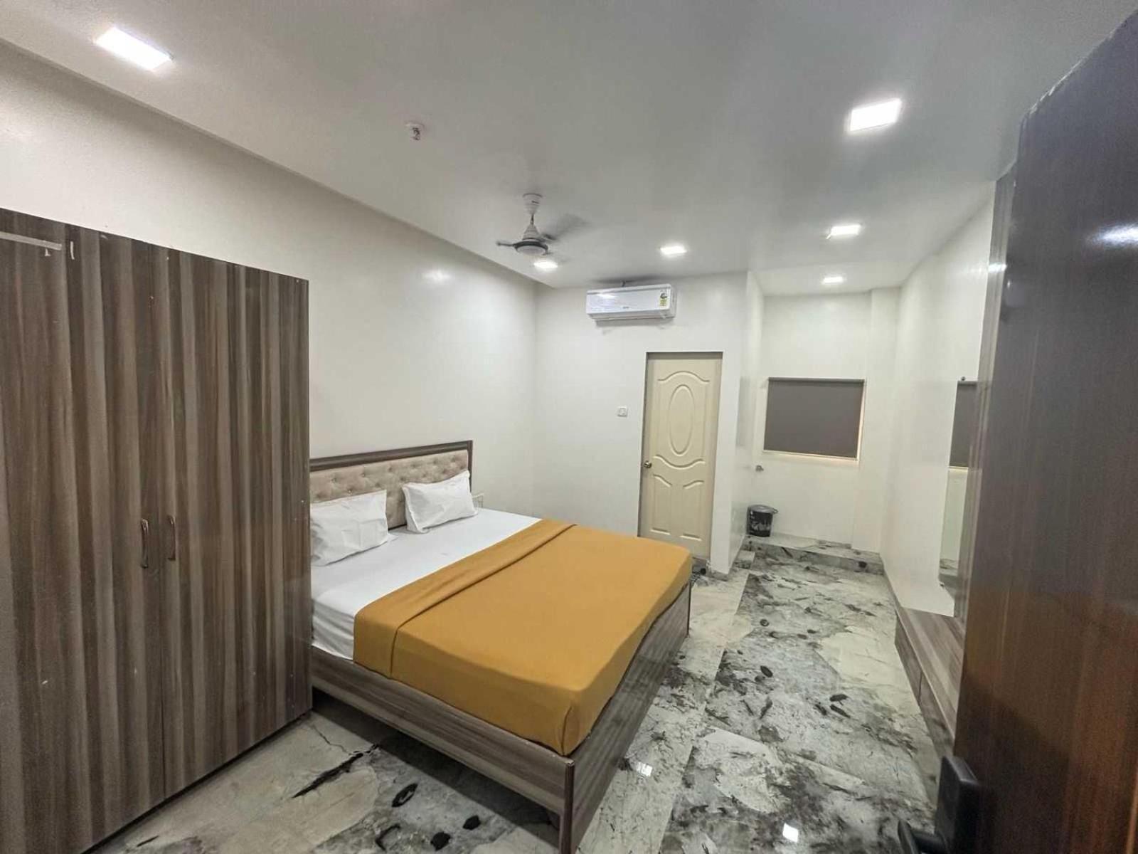 O Yash Residency Hotel Ulhasnagar