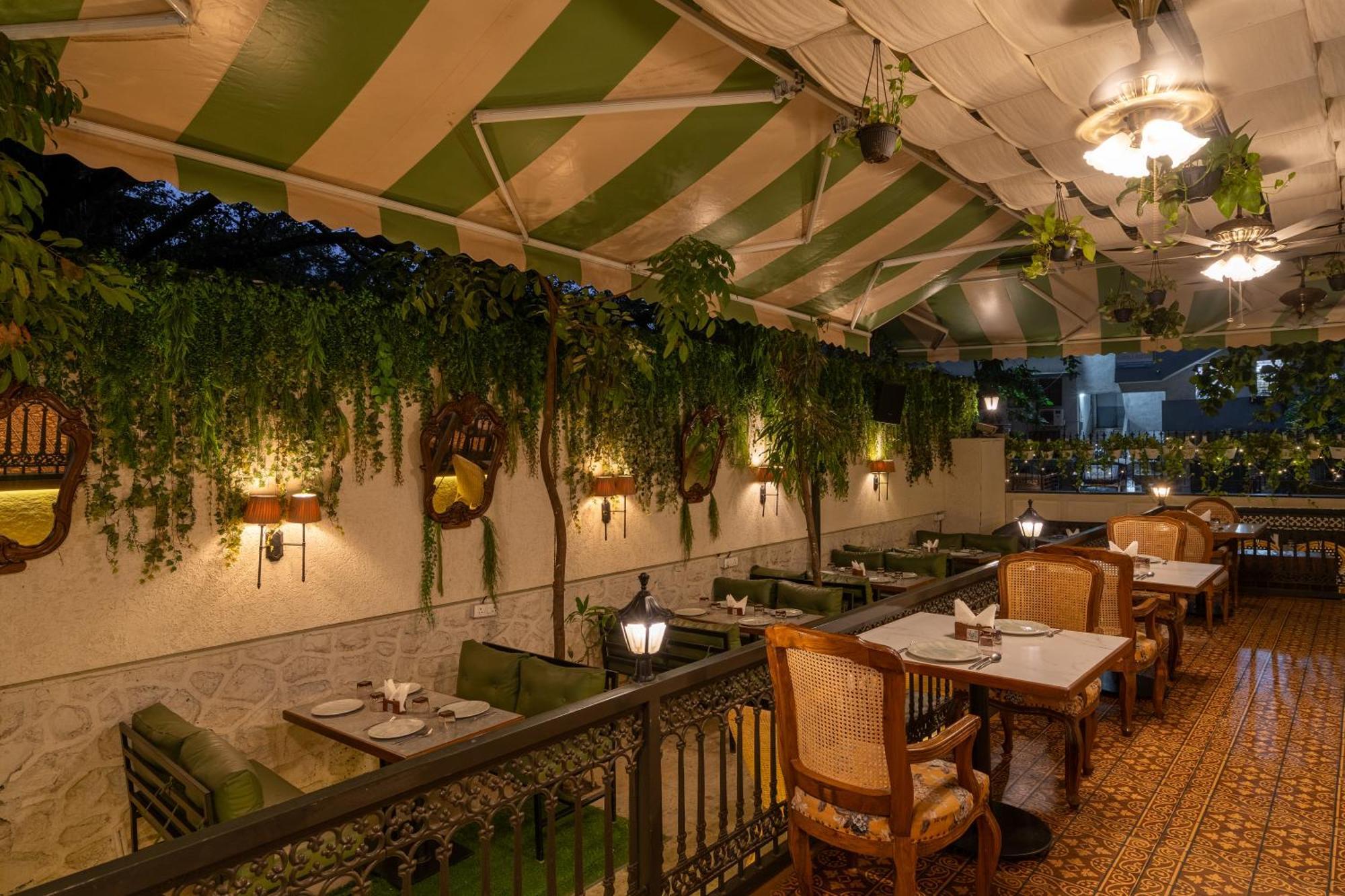 Arnna - Goregaon Hotel 4*