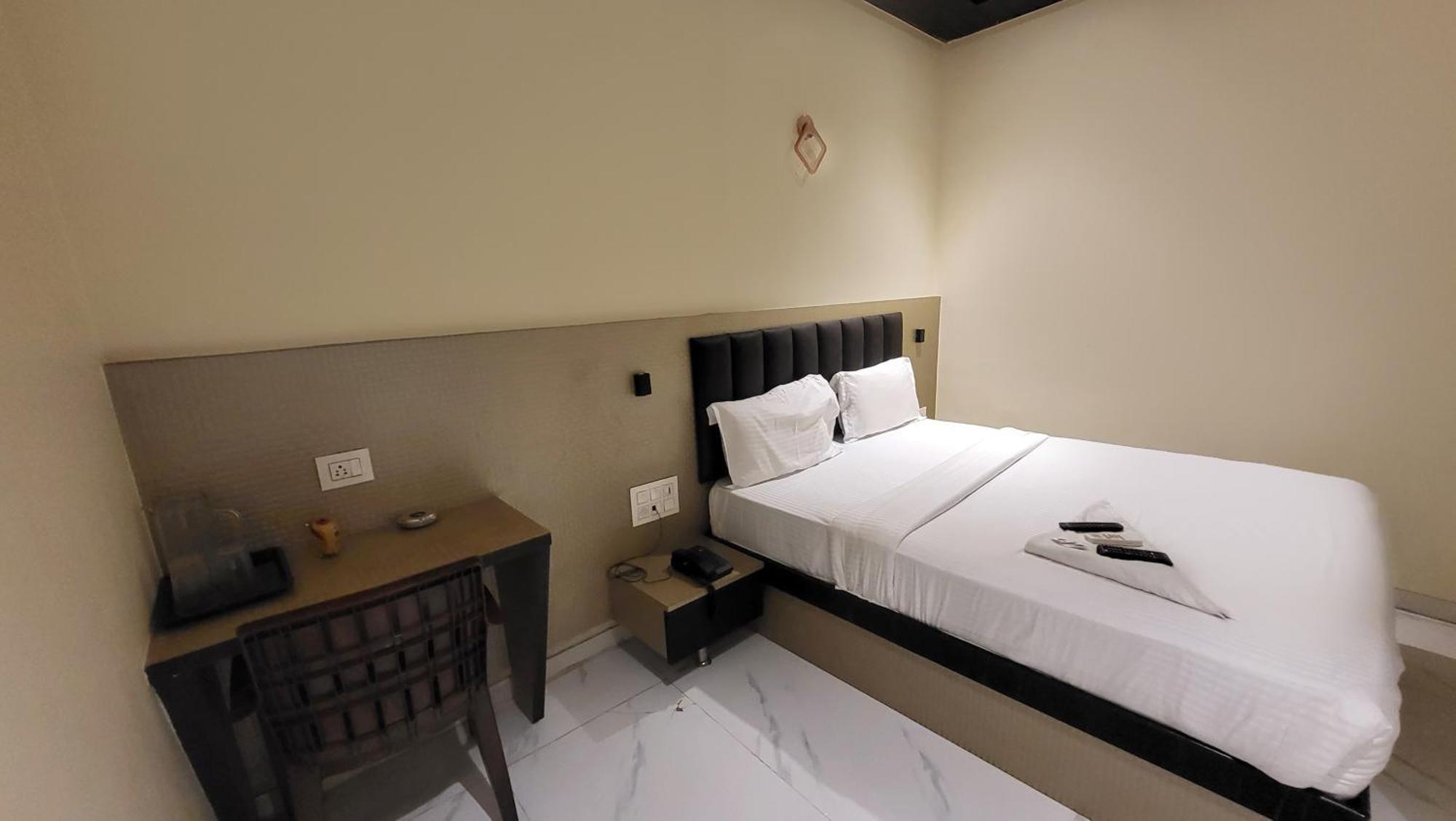 Fabhotel Prime Land - Nr Bkc Mumbai