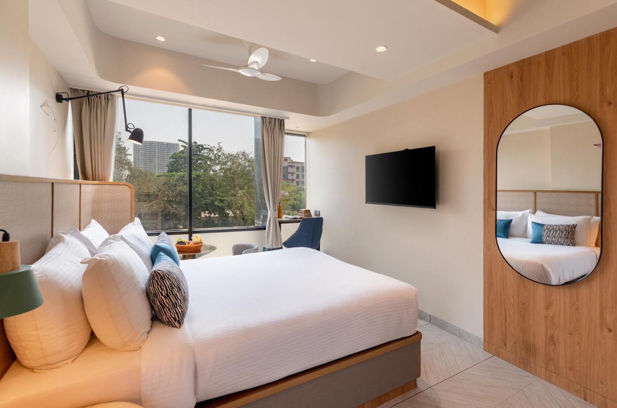 Hotel Indie International Airport 4*
