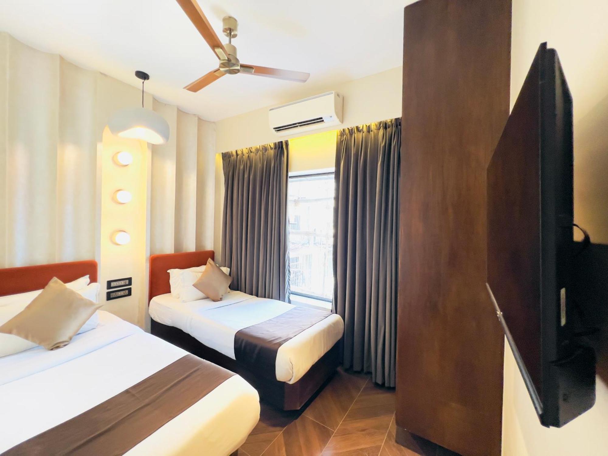 Hotel White Pearl - Colaba 3*