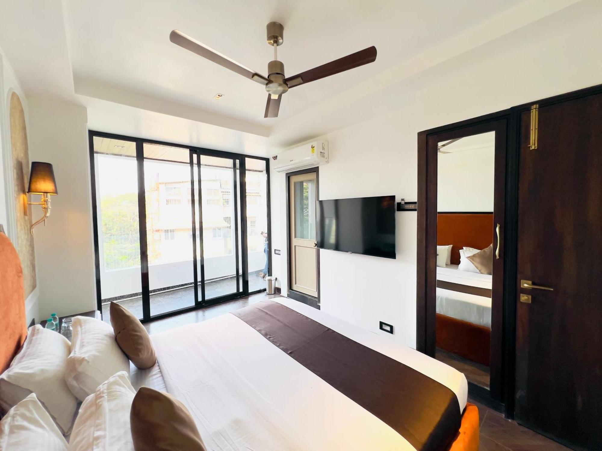 White Pearl - Colaba Mumbai