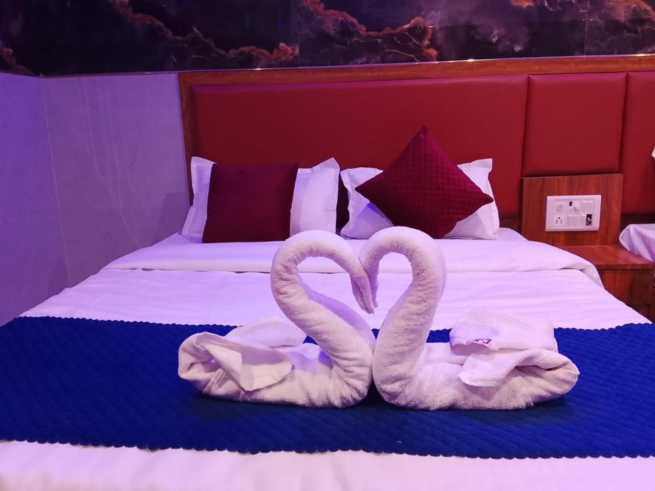 Lodge Chirag Next Mumbai