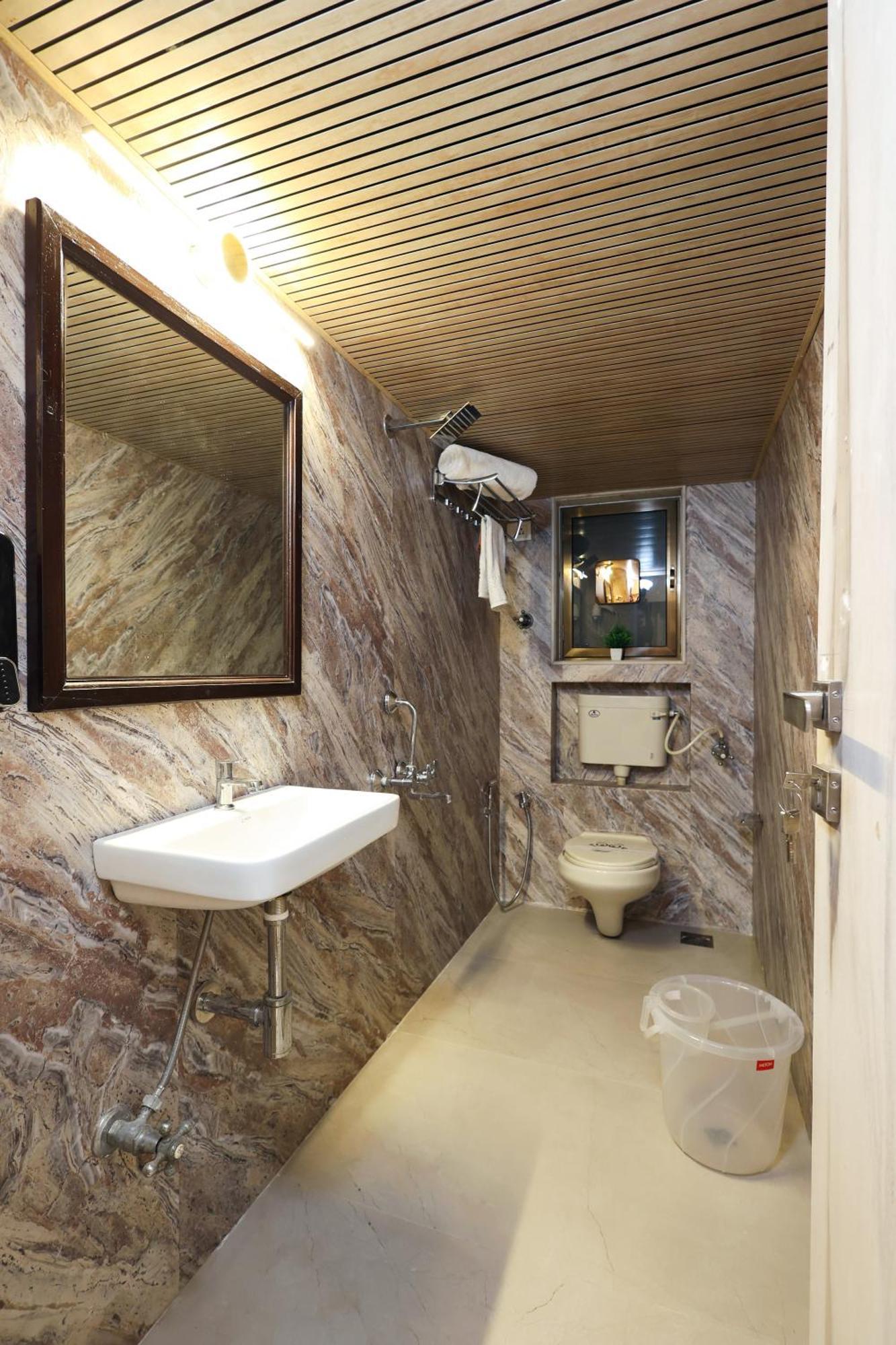 Homestay Presidential - Kandivali East Mumbai