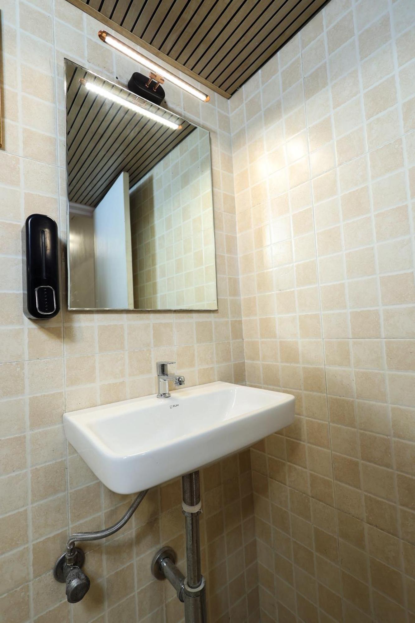Presidential - Kandivali East Homestay *