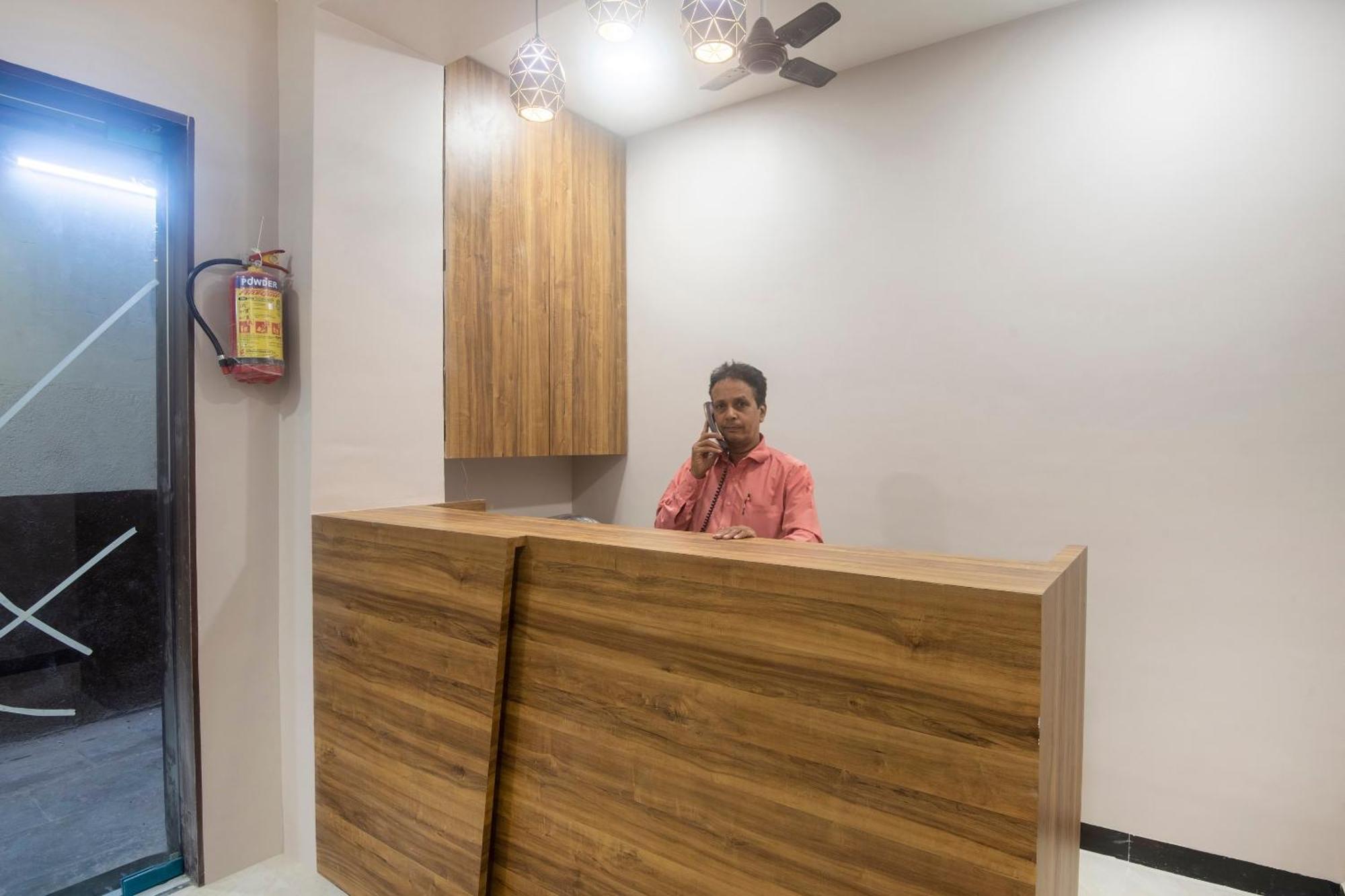 Hotel Blue Executive Near Chhatrapati Shivaji International Airport 3*