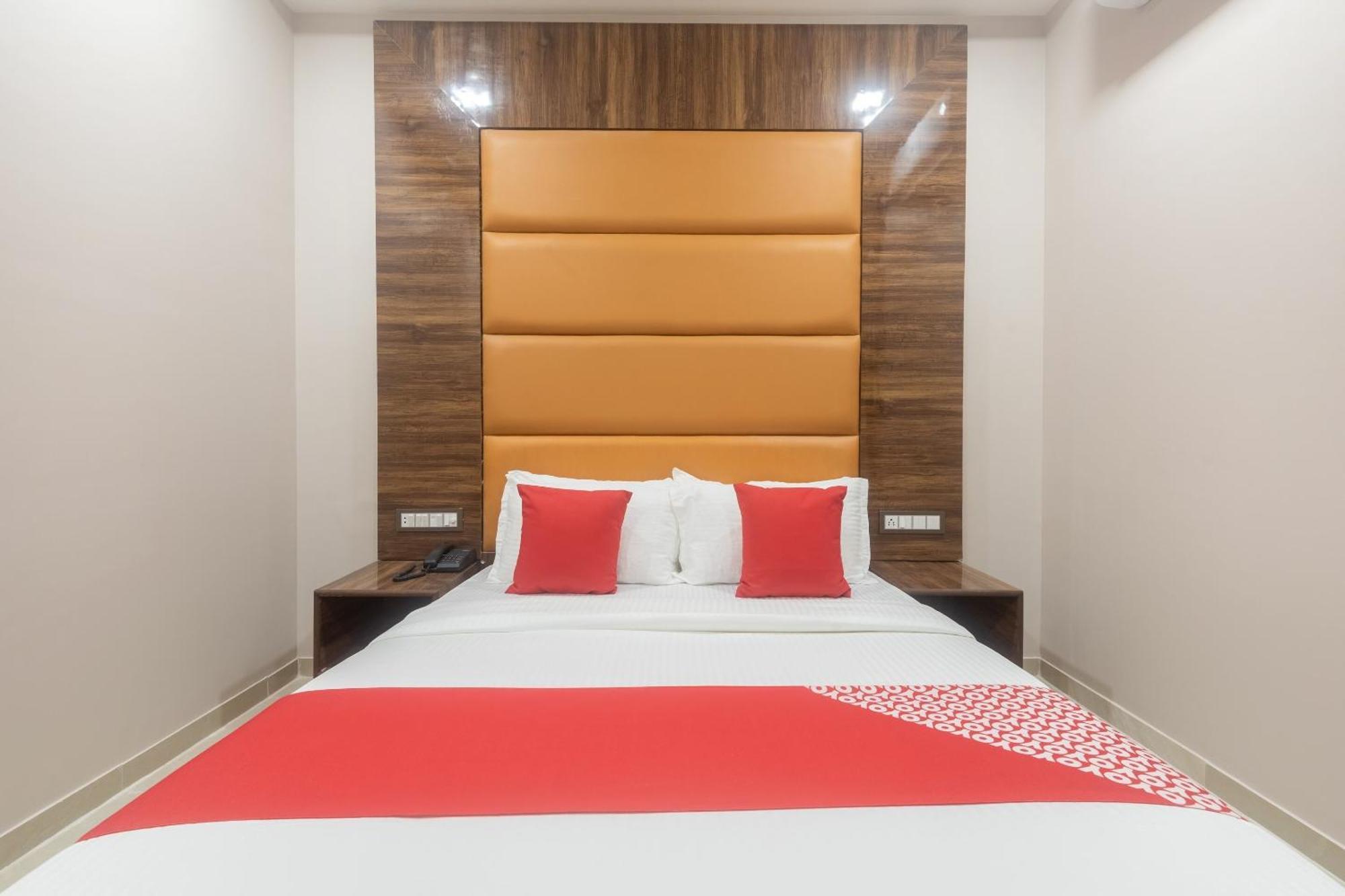 Blue Executive Near Chhatrapati Shivaji International Airport Hotel